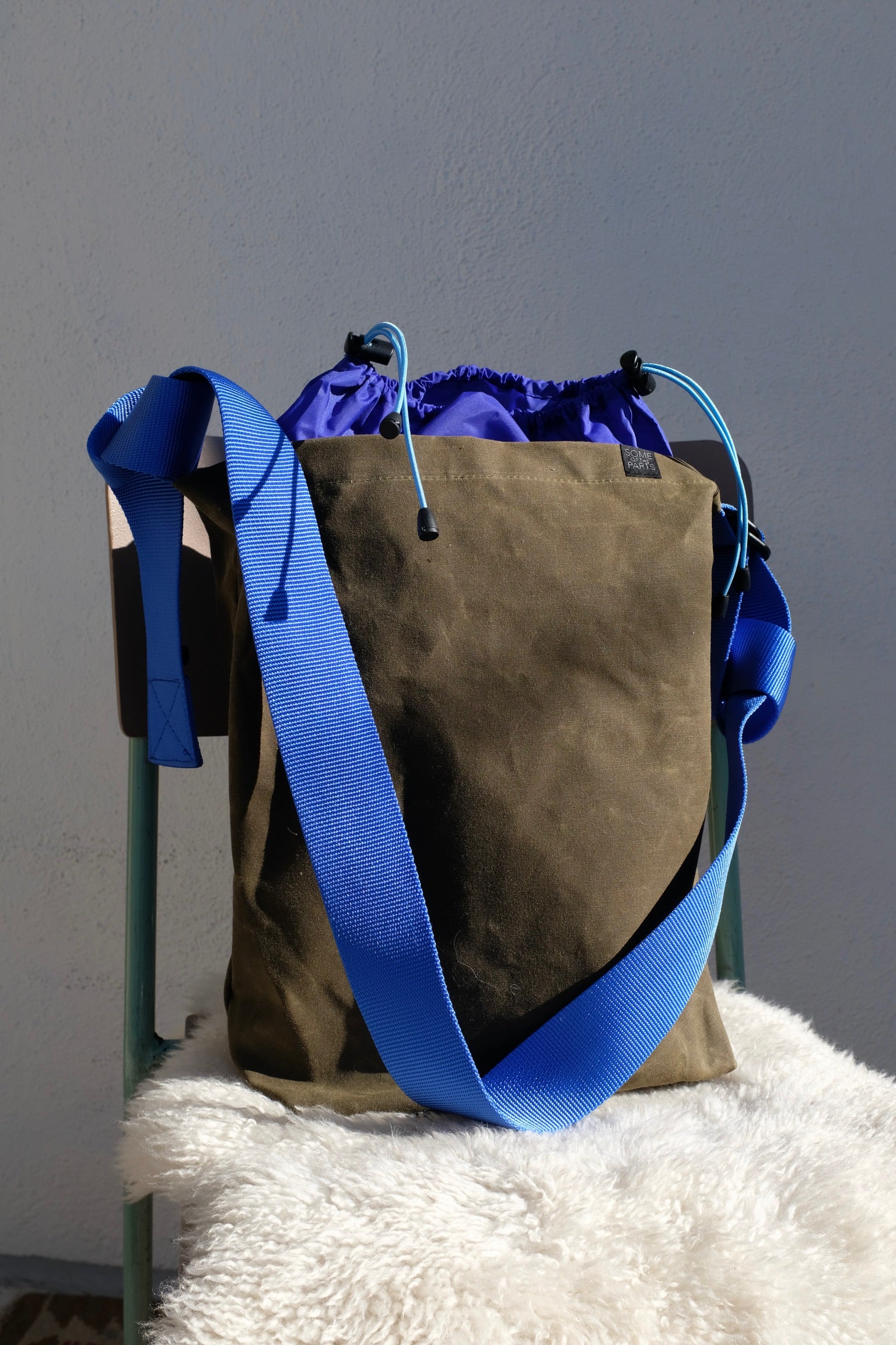 Some Of The Parts Bucket Bag / Olive + Royal