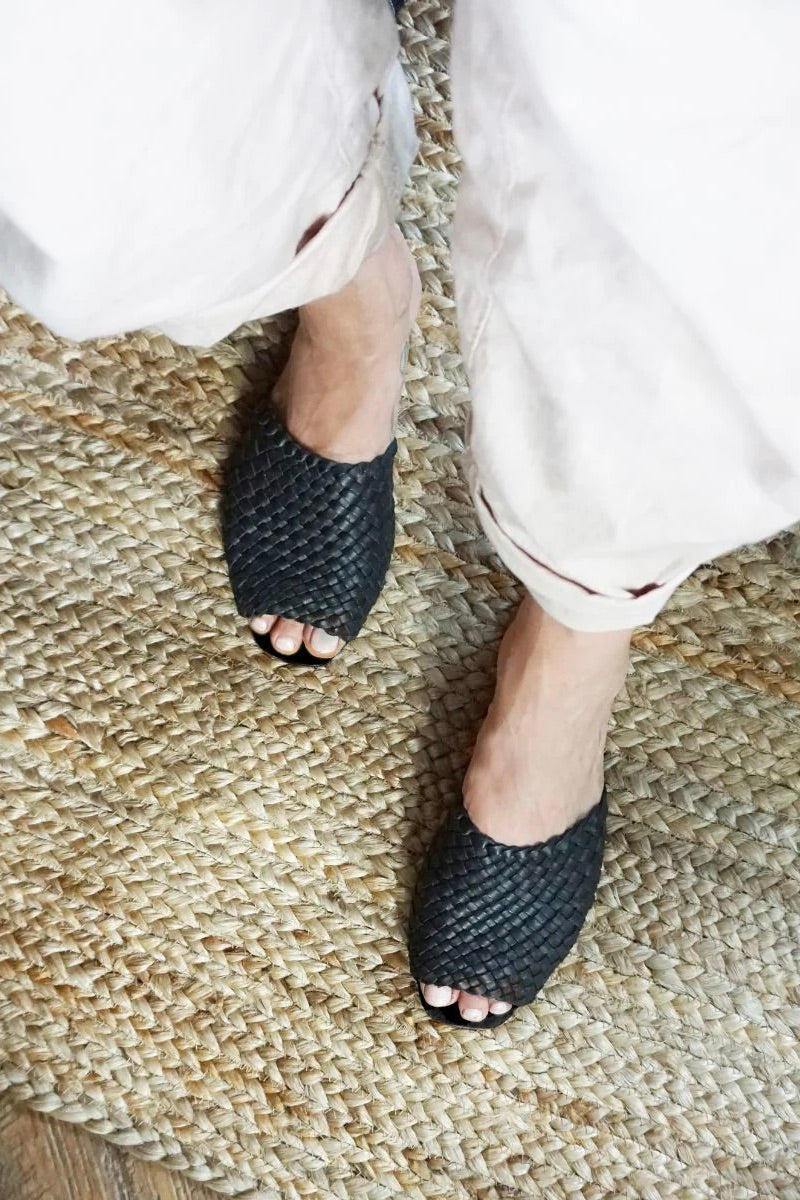 Either/Or Woven Slide / Black