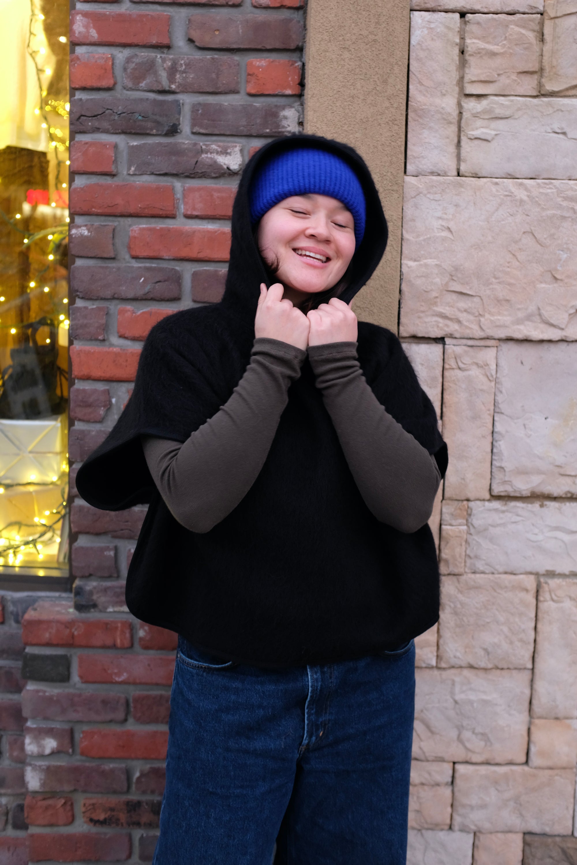 Baserange Fortu Hooded Vest / Black