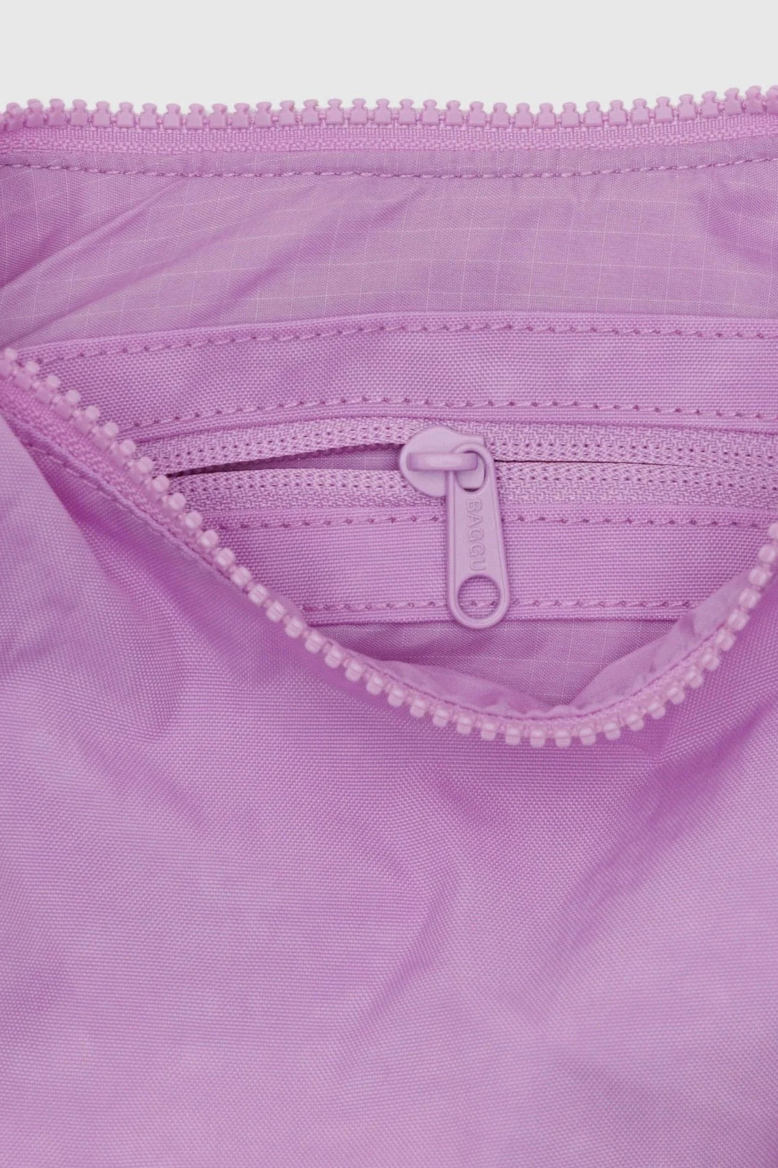 Baggu Small Nylon Crescent Bag / Peony