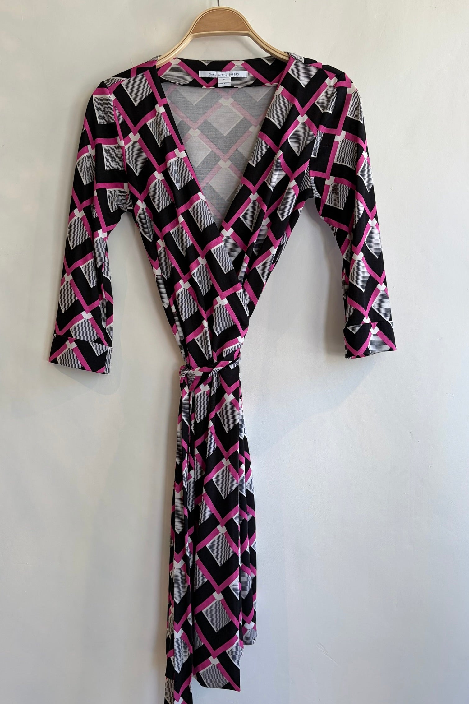 Pre-Loved / Diane Von Furstenburg Wrap Dress / Pink + Black / Size 8
