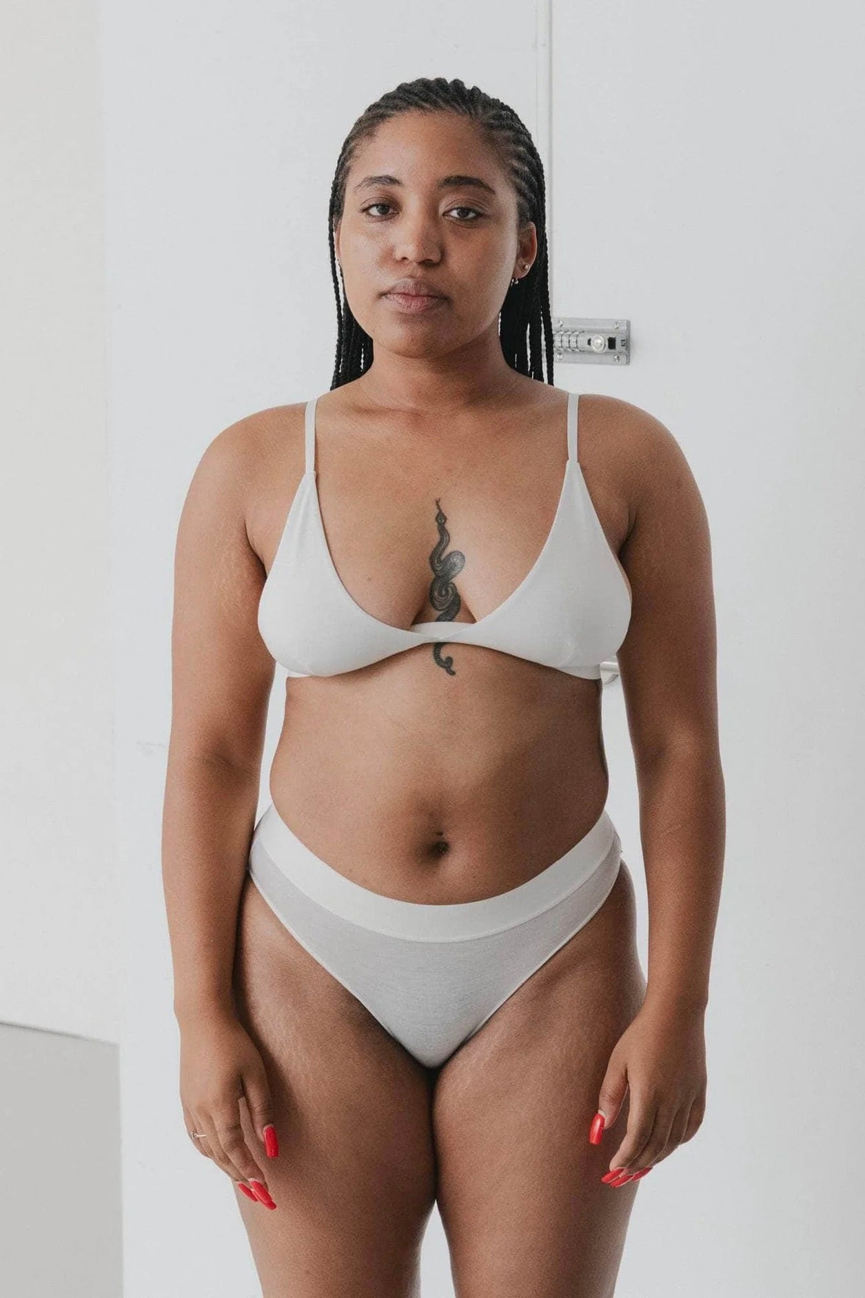 Baserange Triangle Bra / Undyed