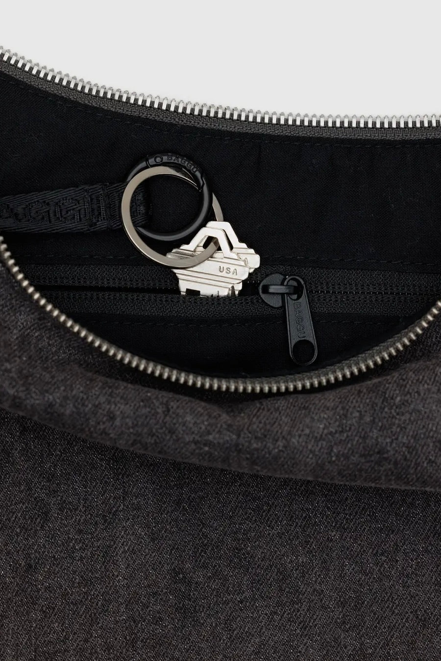 Baggu Medium Denim Crescent Bag / Washed Black Denim