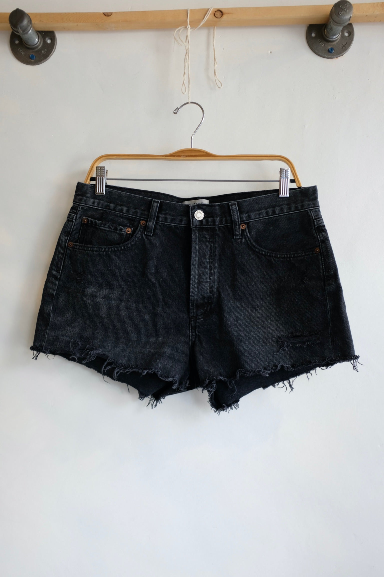 Pre-loved / Agolde Parker Short in Black / Size 29