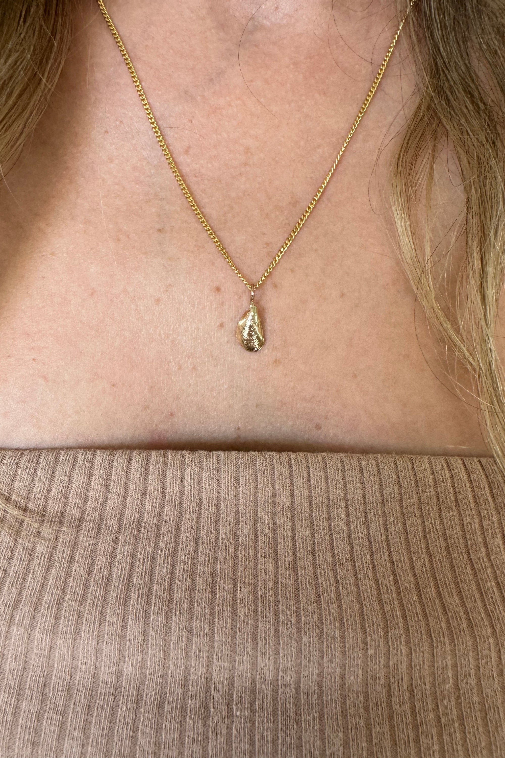 Rokosz Jewelry Lucky Mussel / 10k Solid Yellow Gold