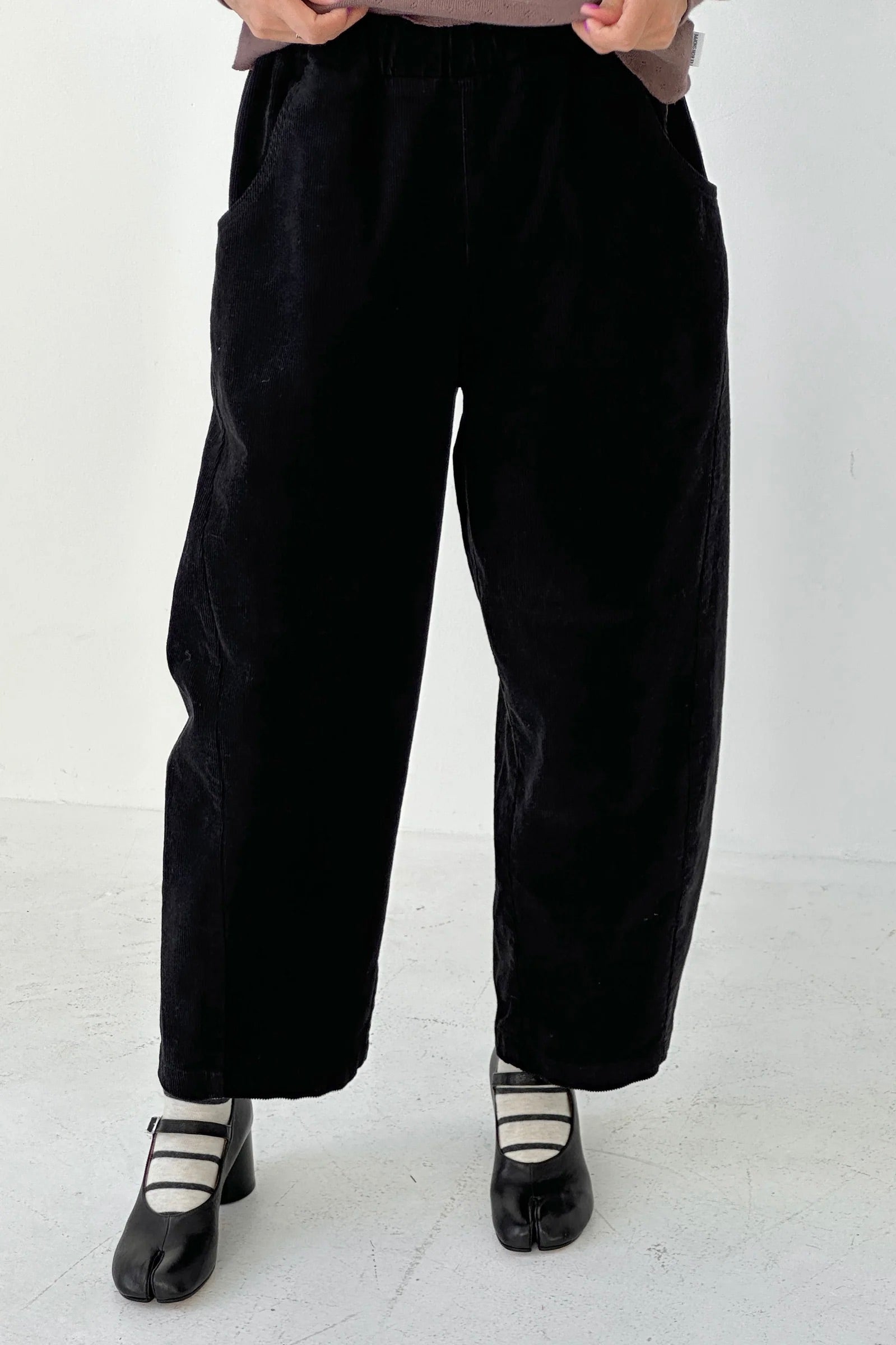 Le Bon Shoppe Corduroy Arc Pants / Black