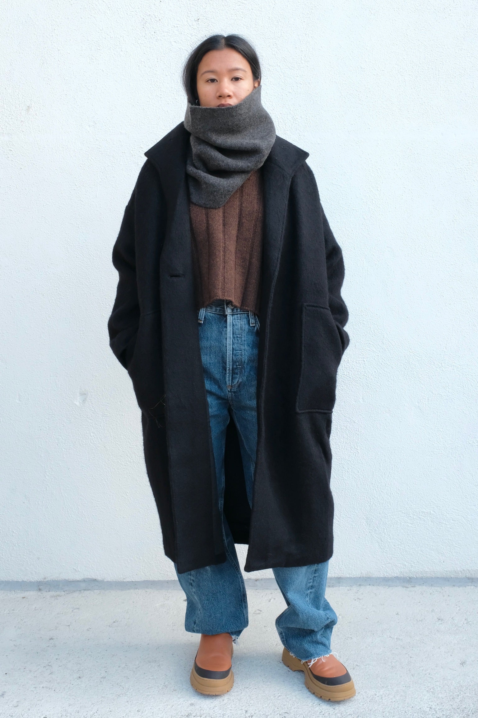 Szeki Signature Yak Ring Scarf / Charcoal