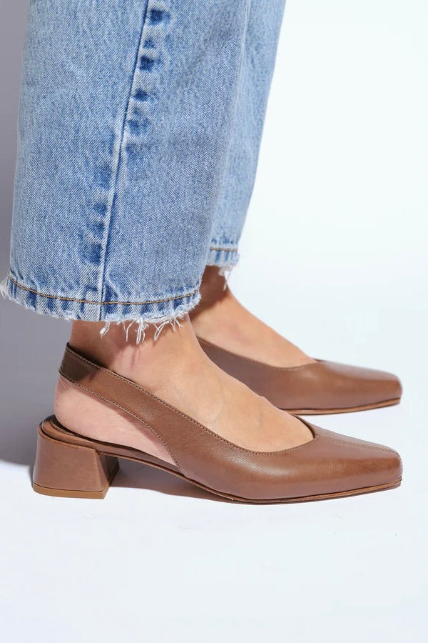 Either/Or 90s Slingbacks / Cacao
