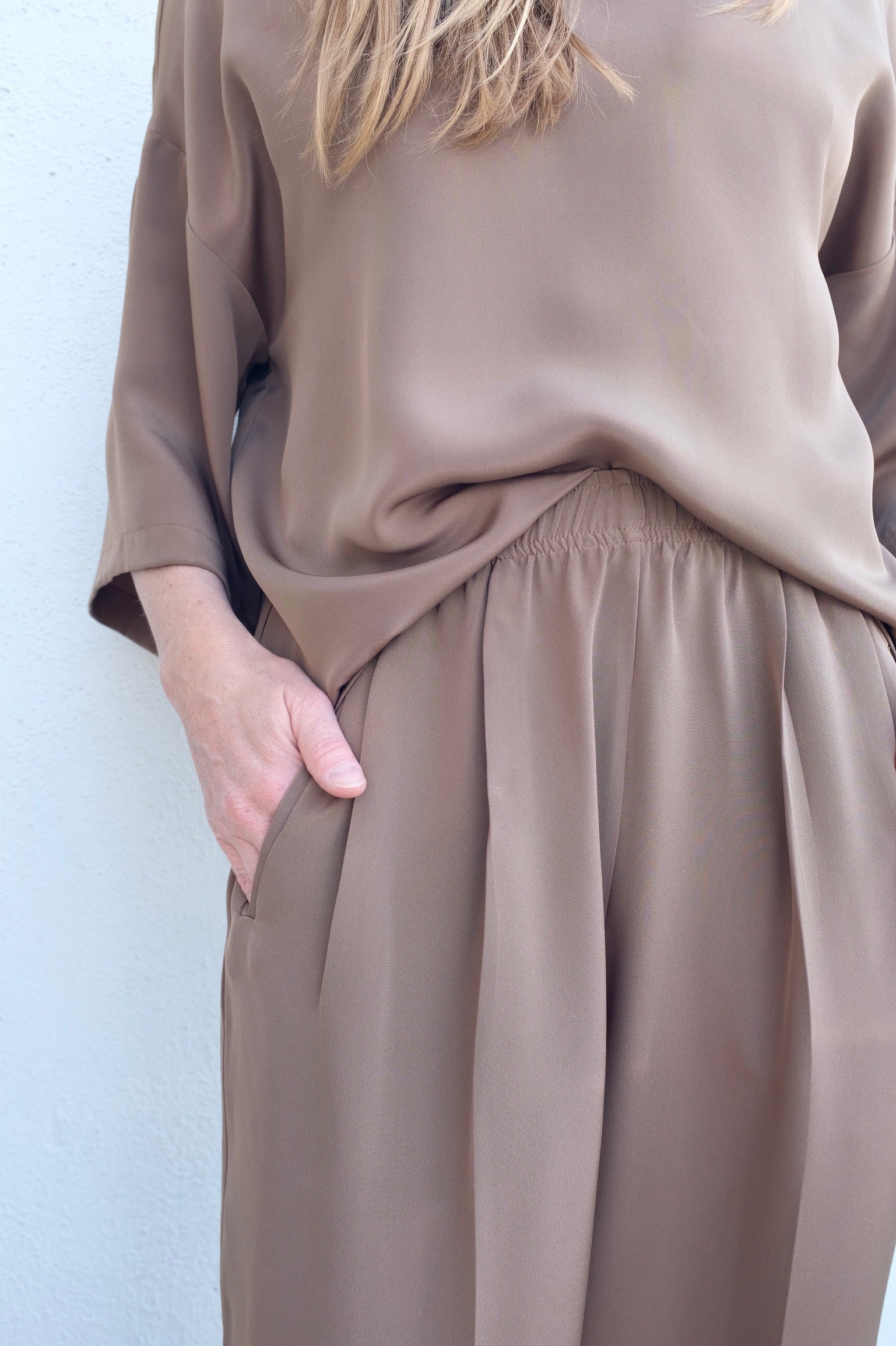 Modern Weaving Relaxed Lean Trouser / Almond