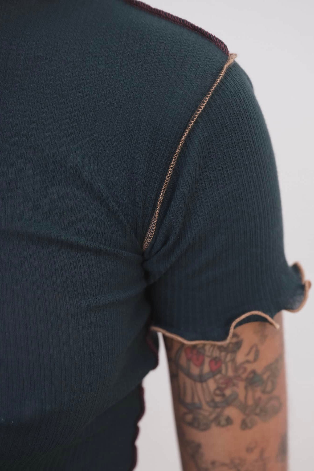 Baserange Vein Tee Shirt / Hirsu Green