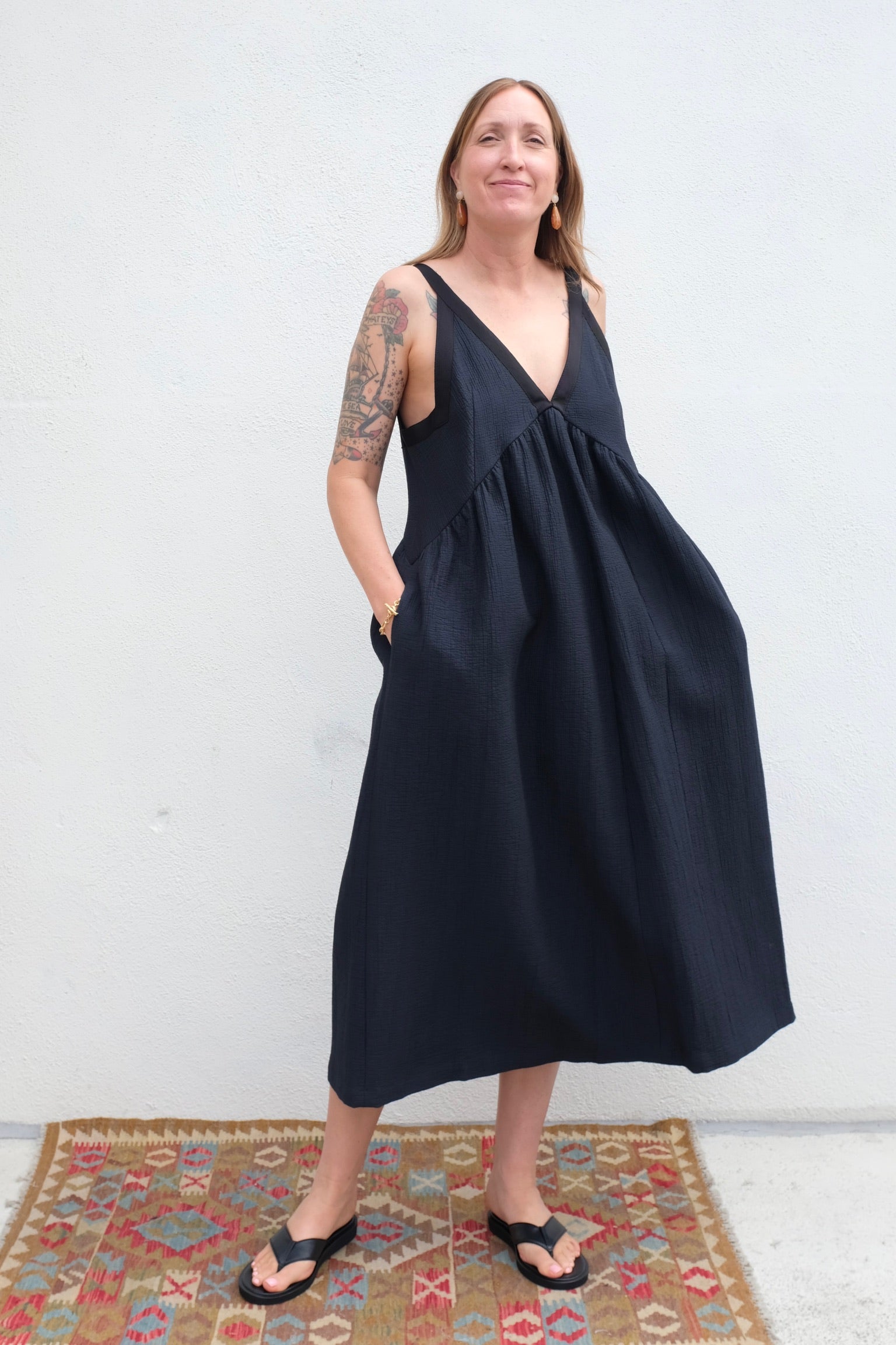 Cursely Dress / Black Foam