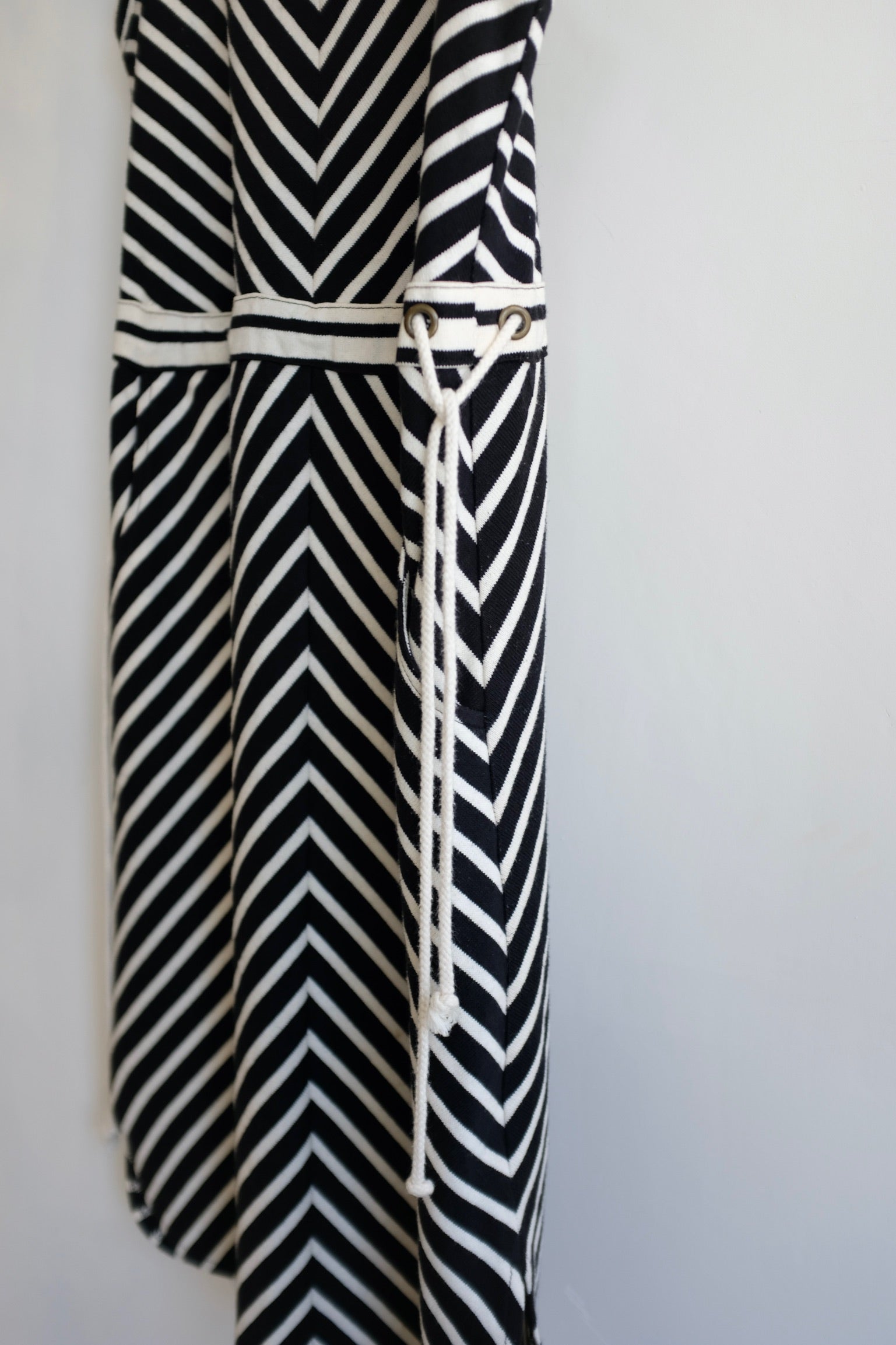 Pre-loved / Whit Striped Knit Tennis Dress / Size Small