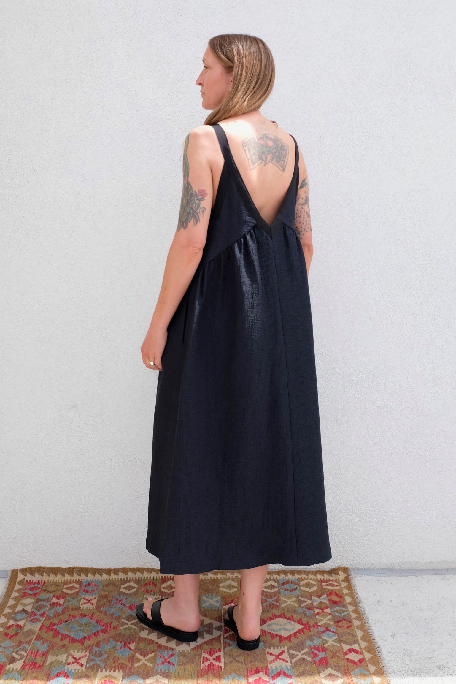 Cursely Dress / Black Foam