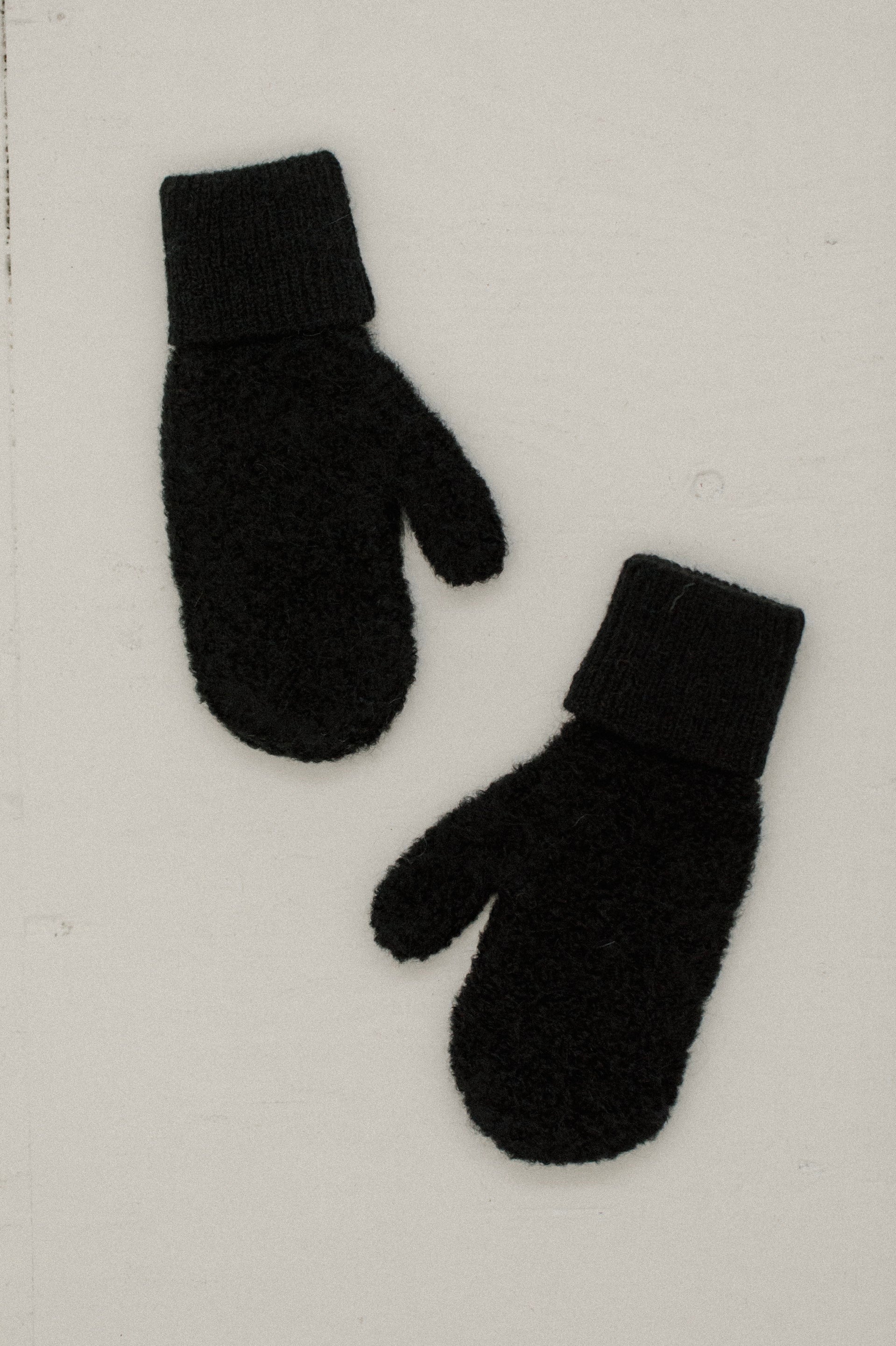 Bare Knitwear Alpaca Boucle Mittens / Classic Black