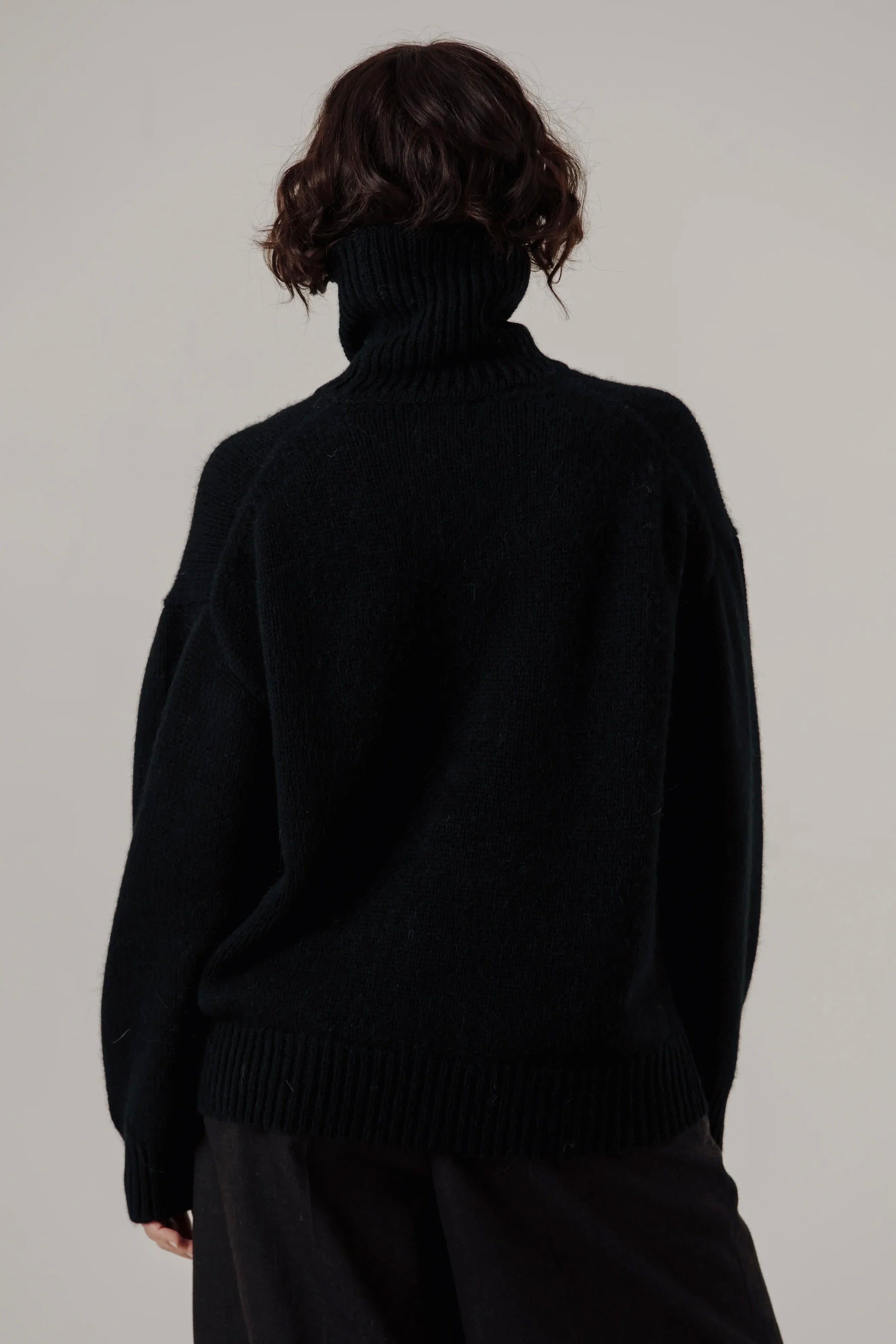 Bare Knitwear / Pop-Up / Alpaca Heritage Turtleneck / Classic Black