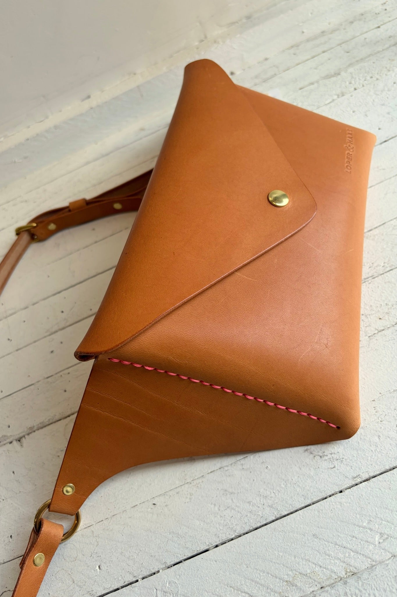 Day Off Plus Bag / Premium Italian Natural Veg Tan + Neon Pink Stitching