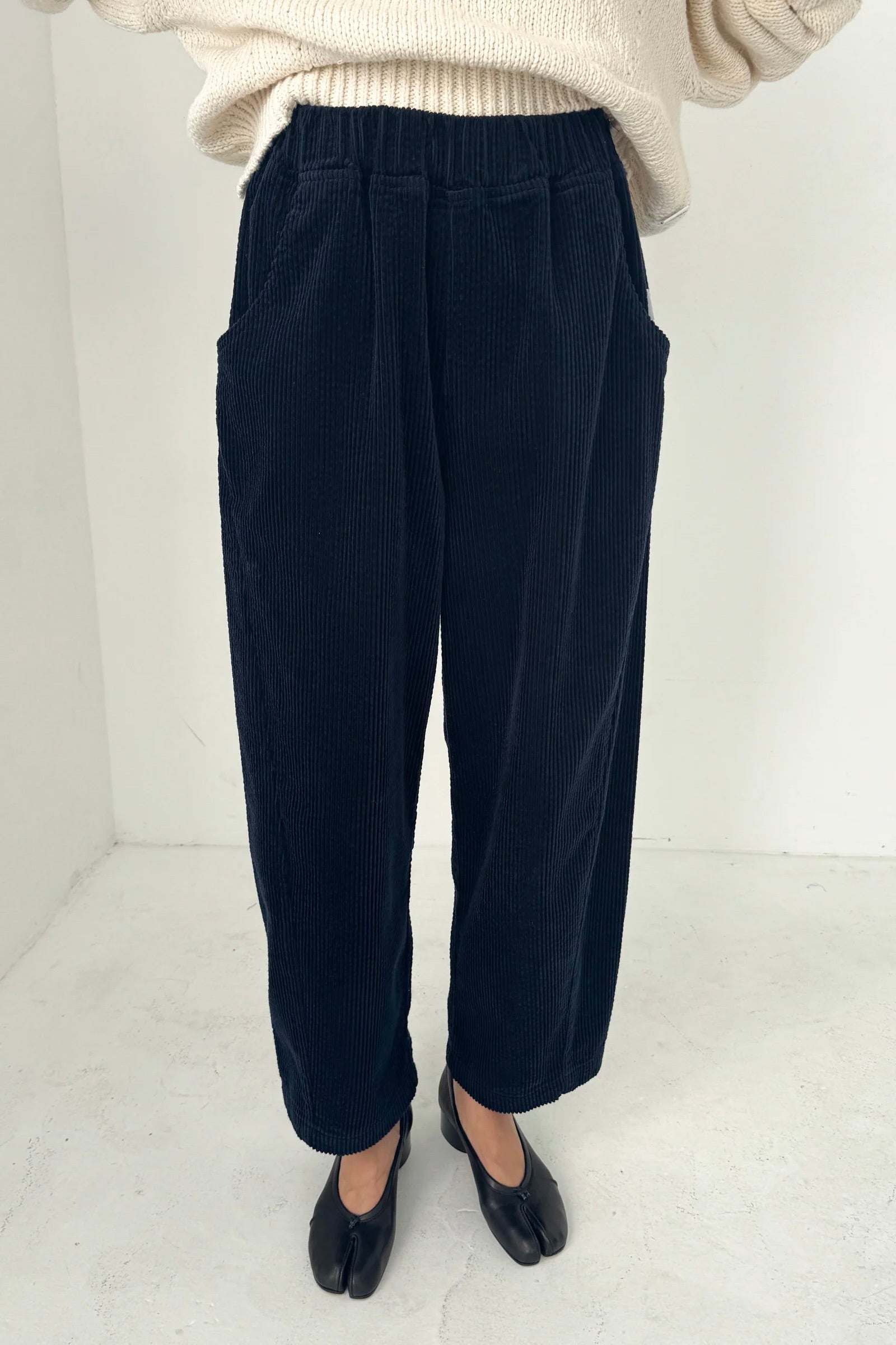 Le Bon Shoppe Soft Corduroy Arc Pants / Midnight