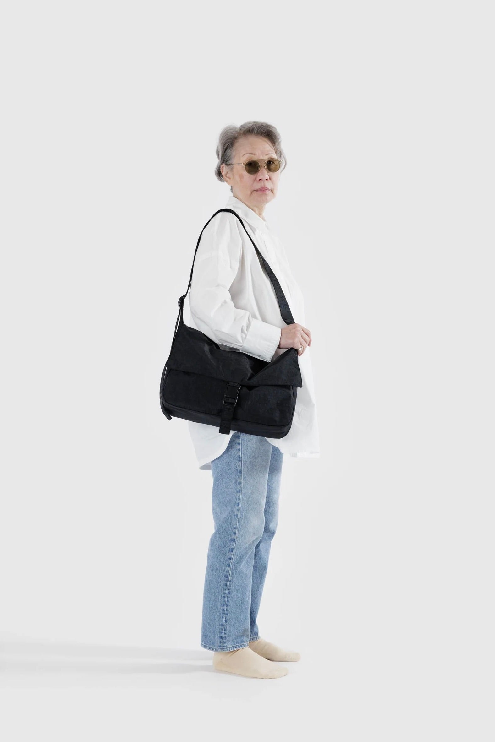 Baggu Nylon Messenger Bag / Black