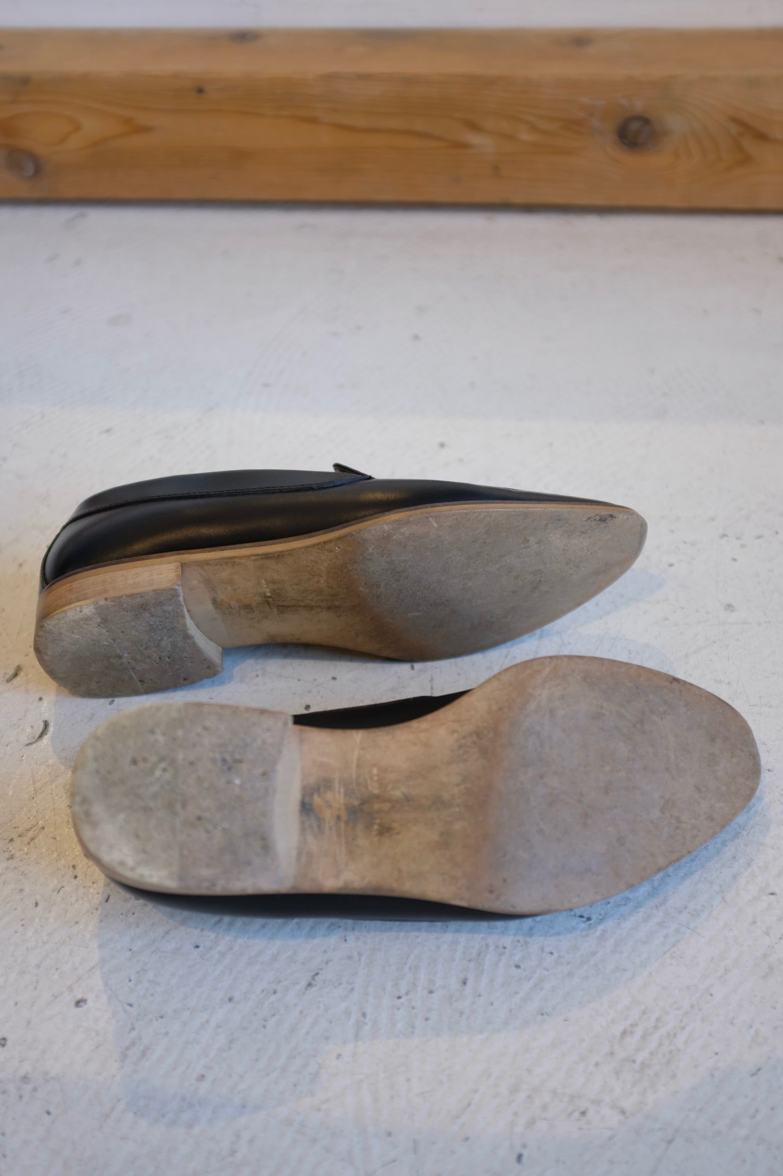 Pre-loved / Everlane Black Leather Loafer / Size 8