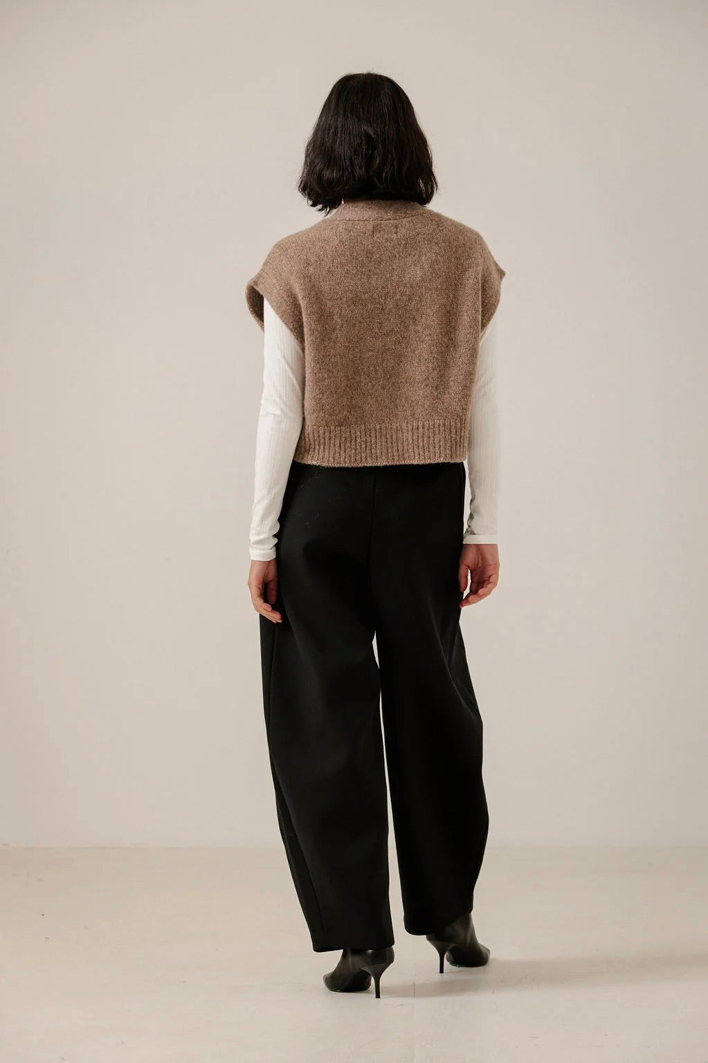 Alpaca Button Down Vest / Dark Fawn