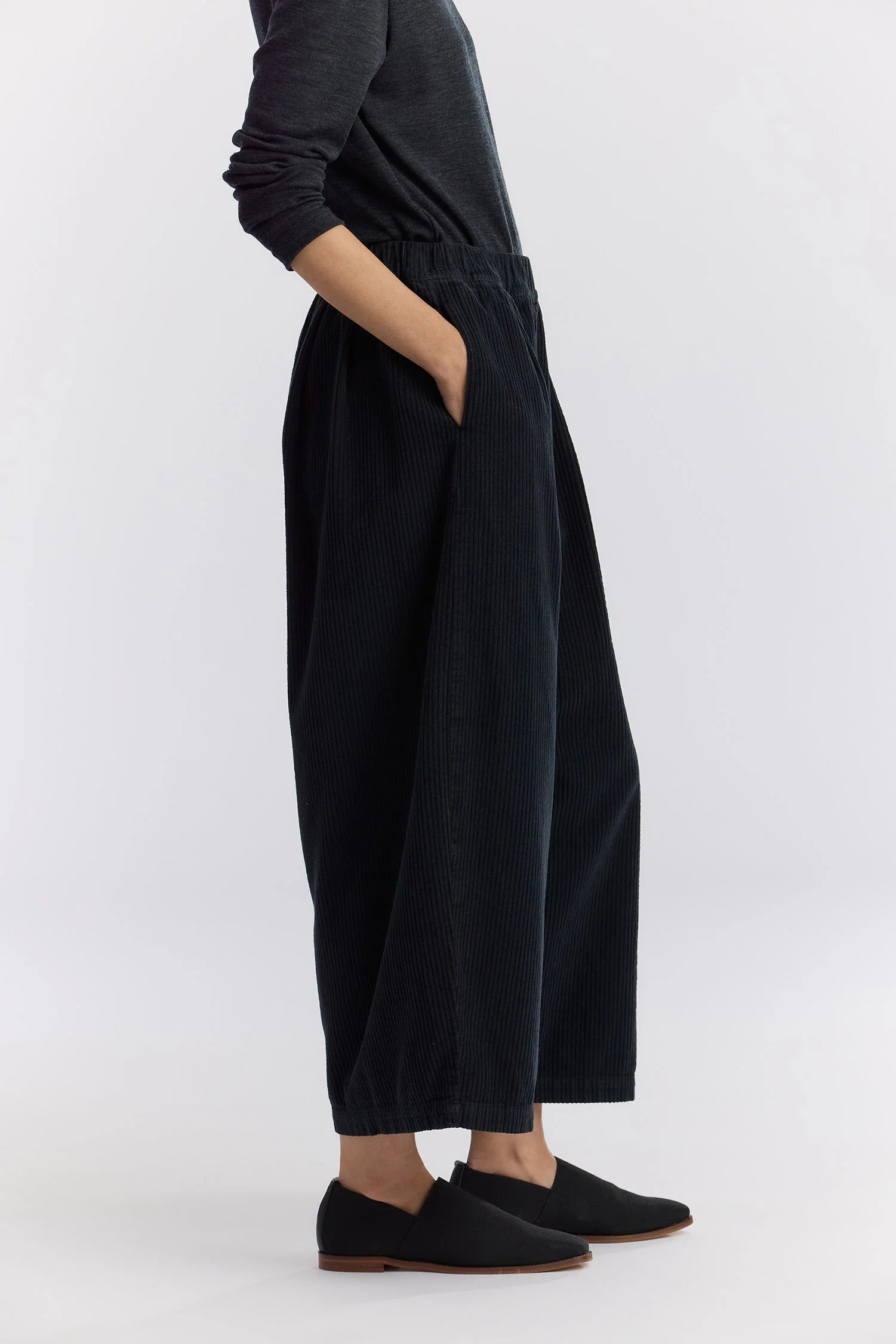 Black Crane Corduroy Wide Pants / Dark Grey