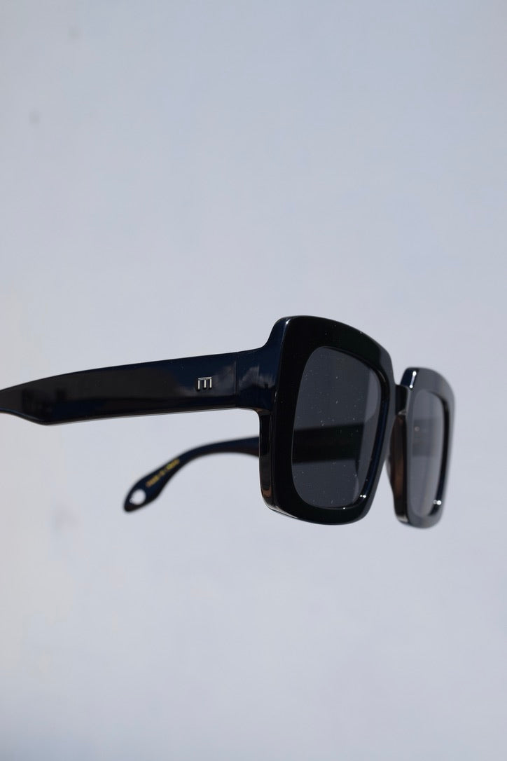 Maya Sunglasses / Gloss Black