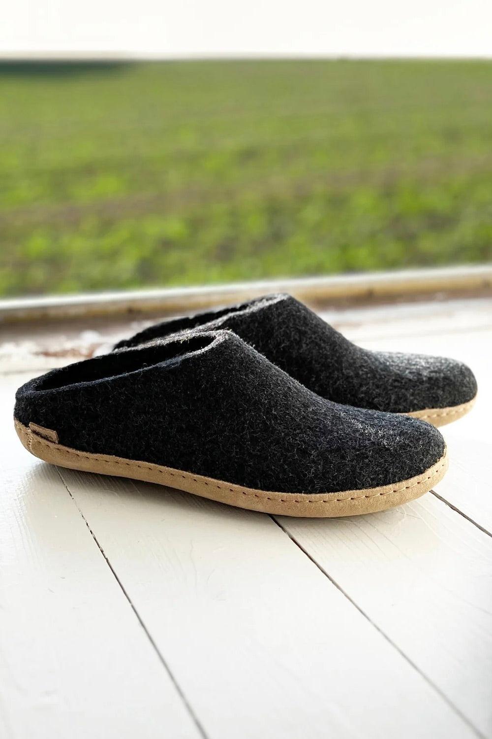 Slip-On Leather Sole / Charcoal