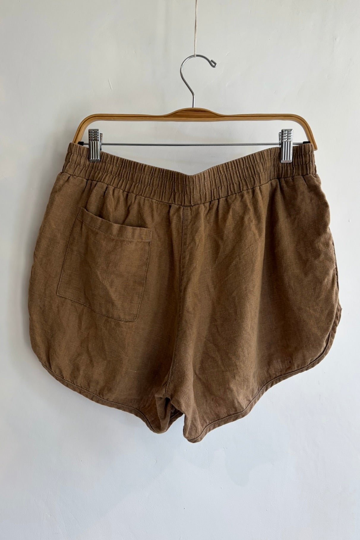 Pre-Loved / Beaton Linen Shorts / Brown / Size L