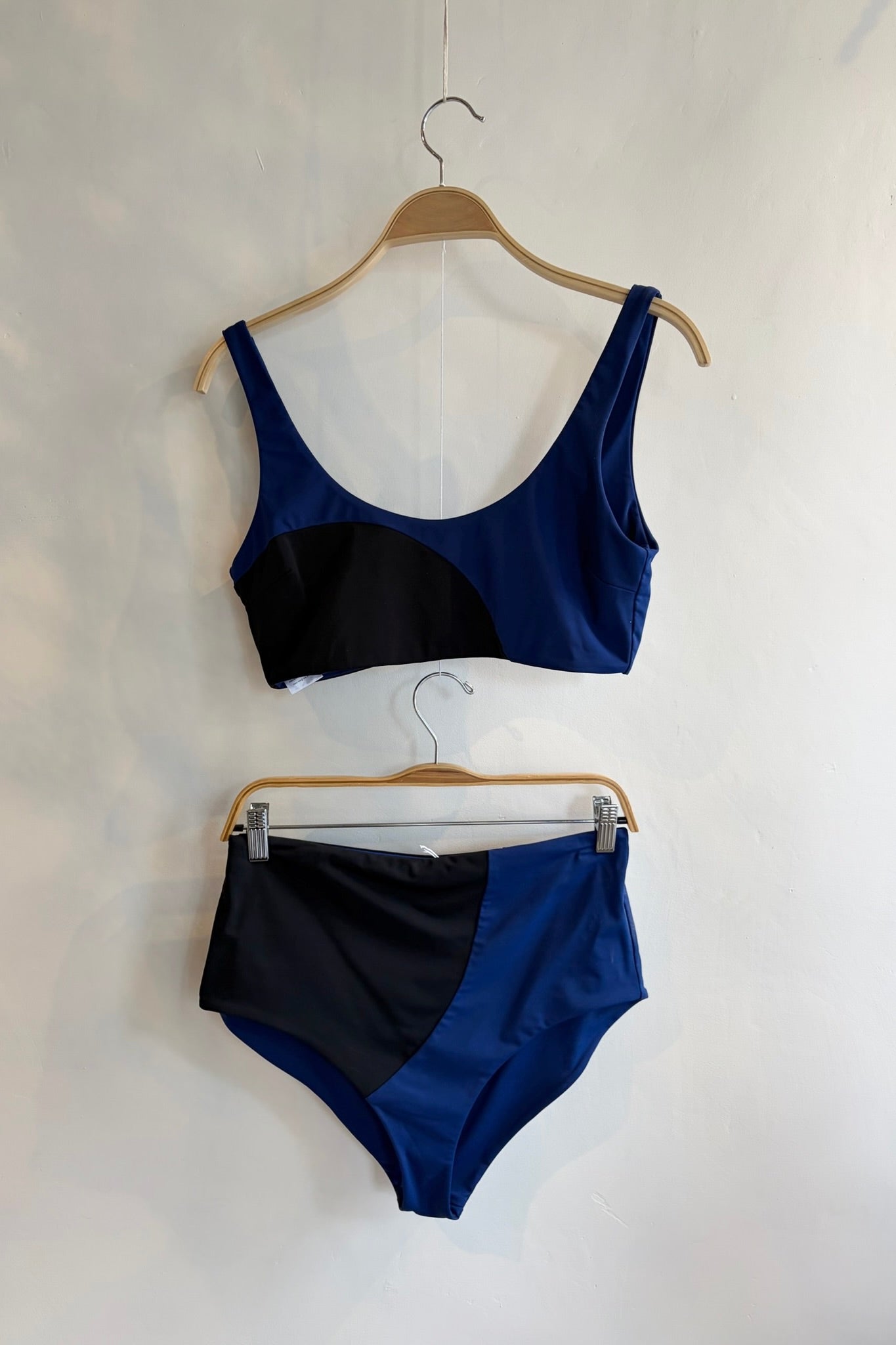 Pre-Loved / Mara Hoffman 2 Piece Swimsuit / Black &amp; Blue / Large