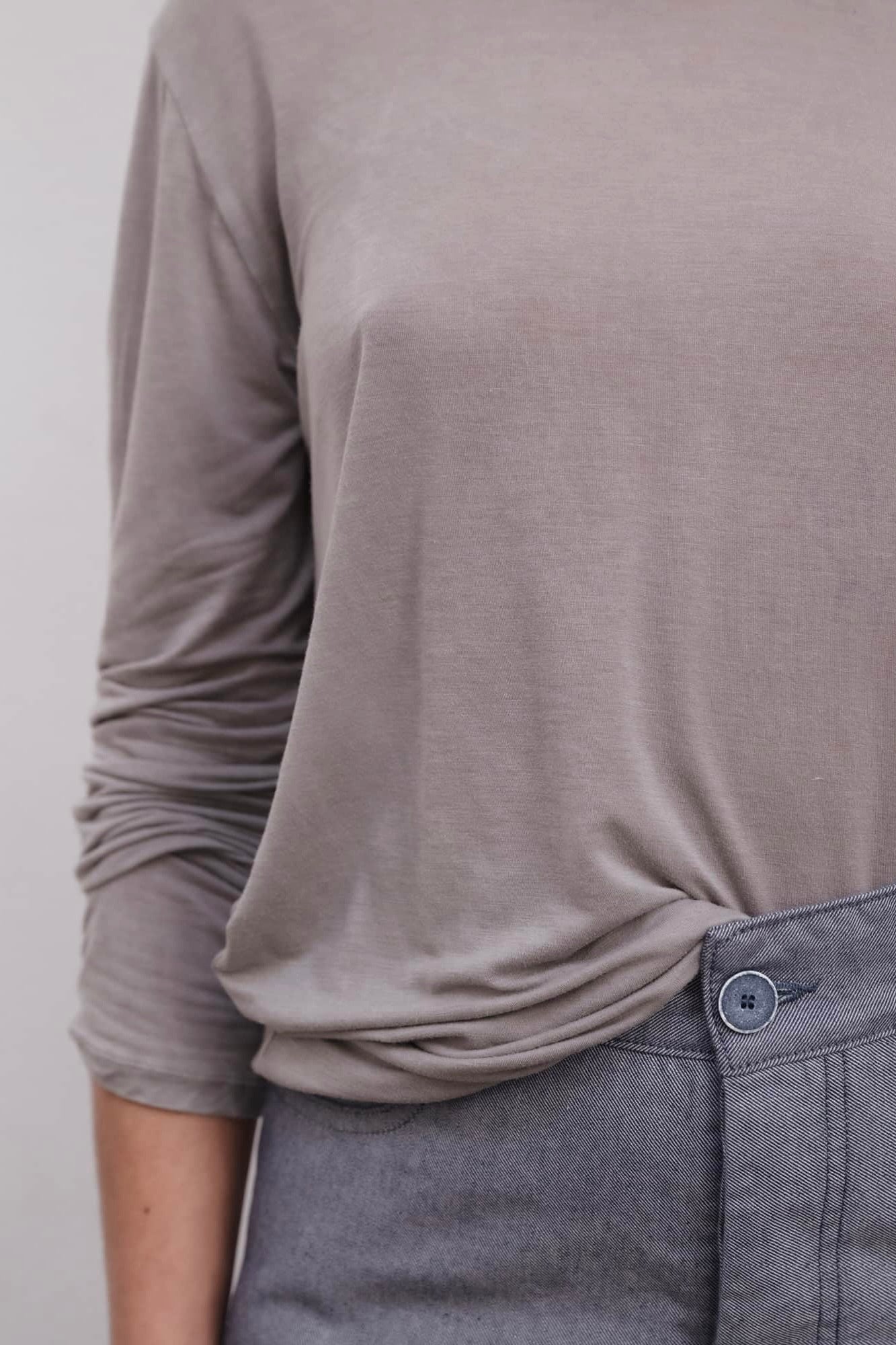 Baserange Long Sleeve Tee / Gilda Grey