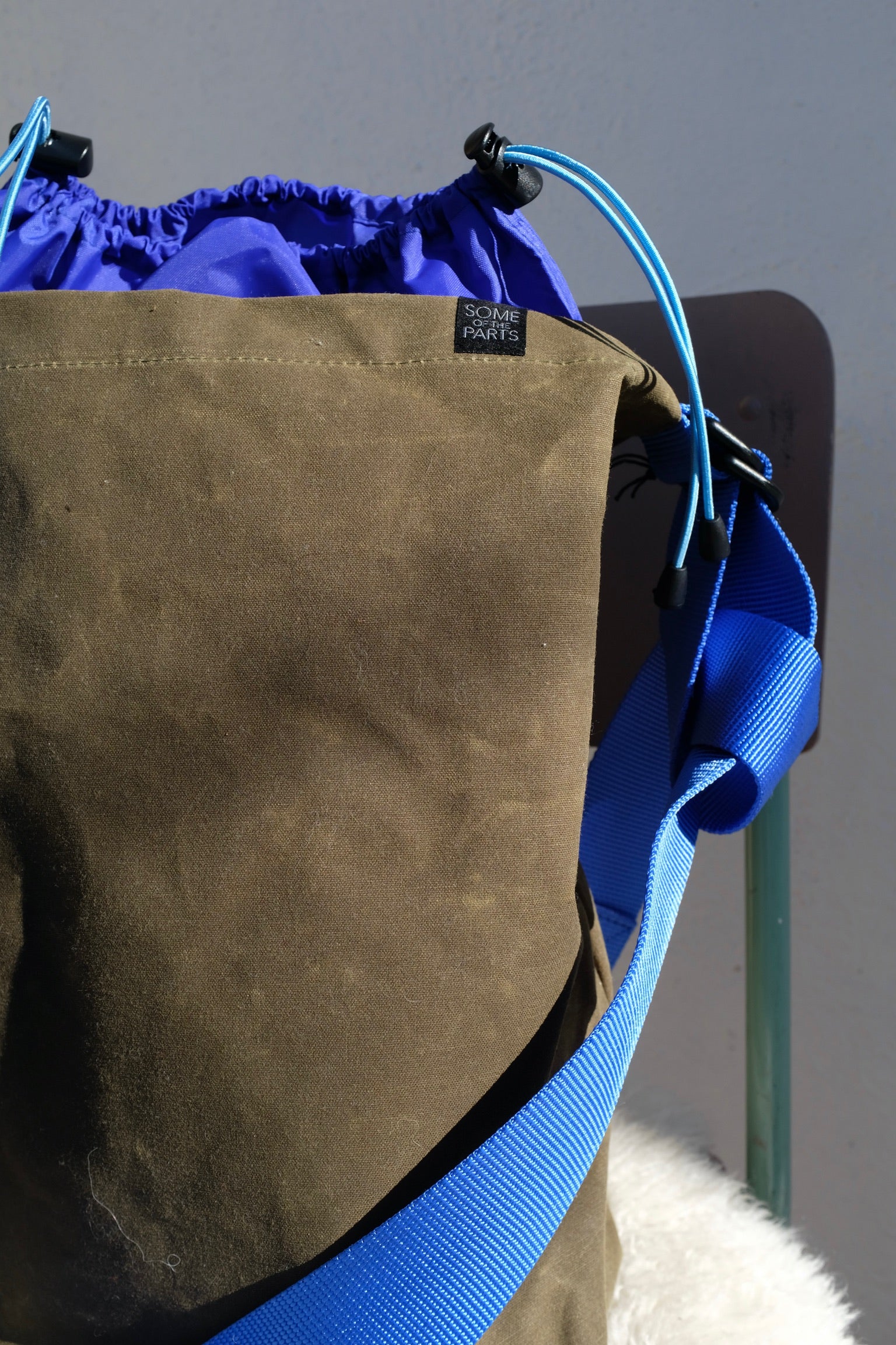 Some Of The Parts Bucket Bag / Olive + Royal