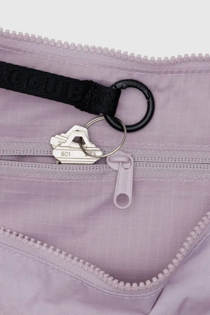 Baggu Medium Nylon Crescent Bag / Dusty Pink