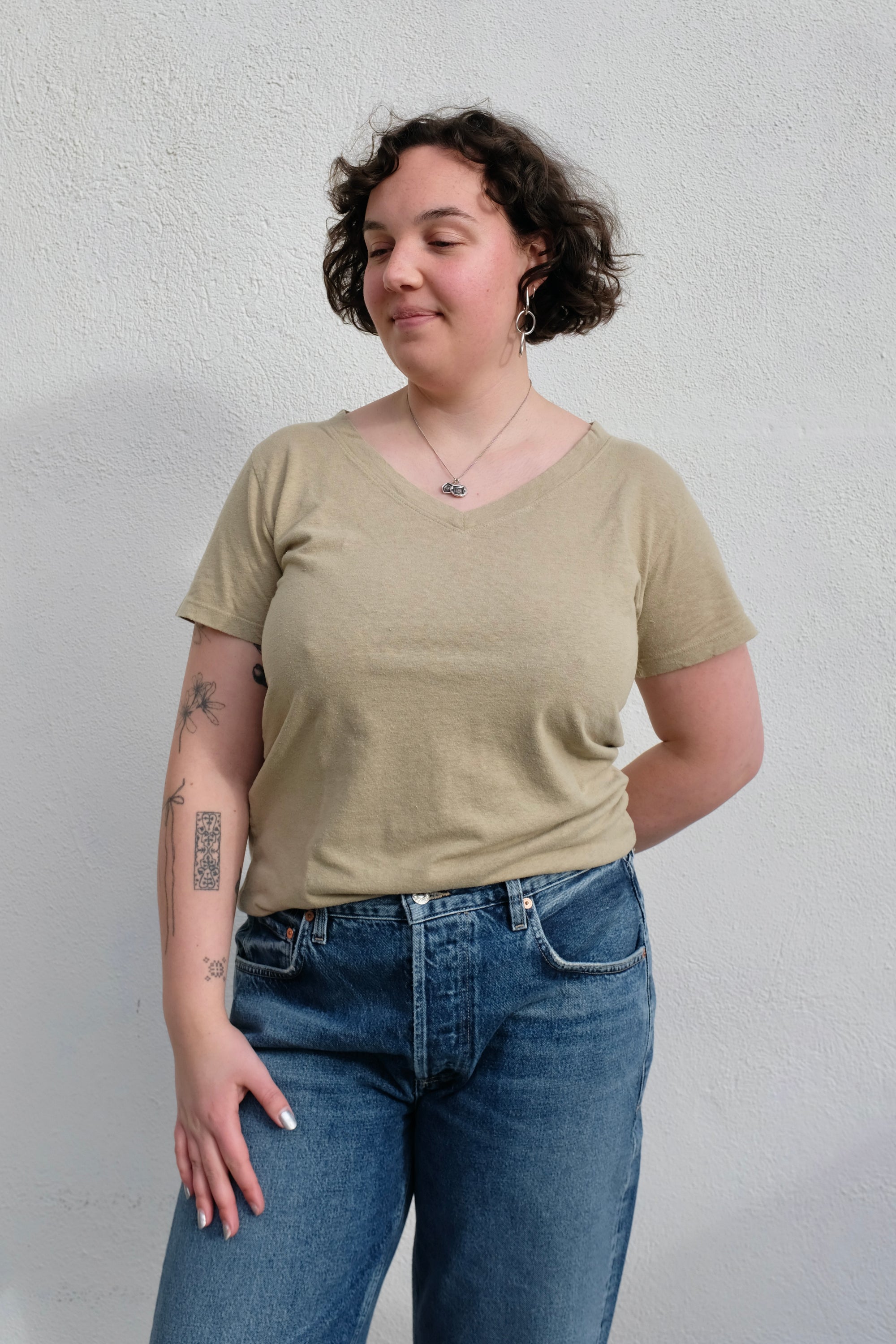 Jungmaven Paige V Neck / Desert Khaki