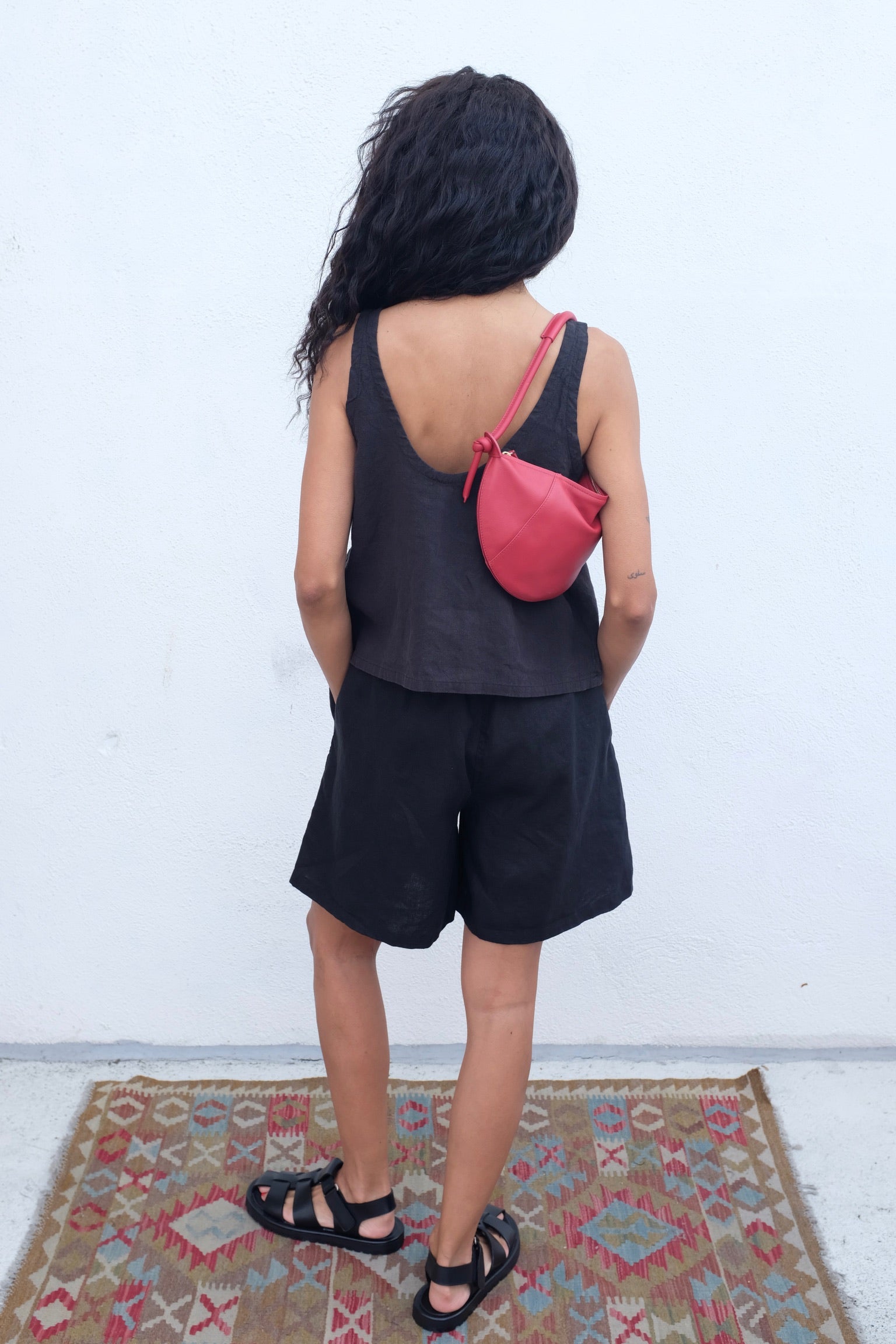 Moss Grey Clara Shorts / Black 6"