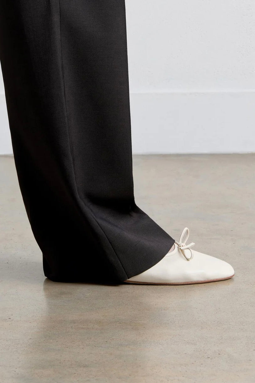 Gala Shoe with Bow / Chalk