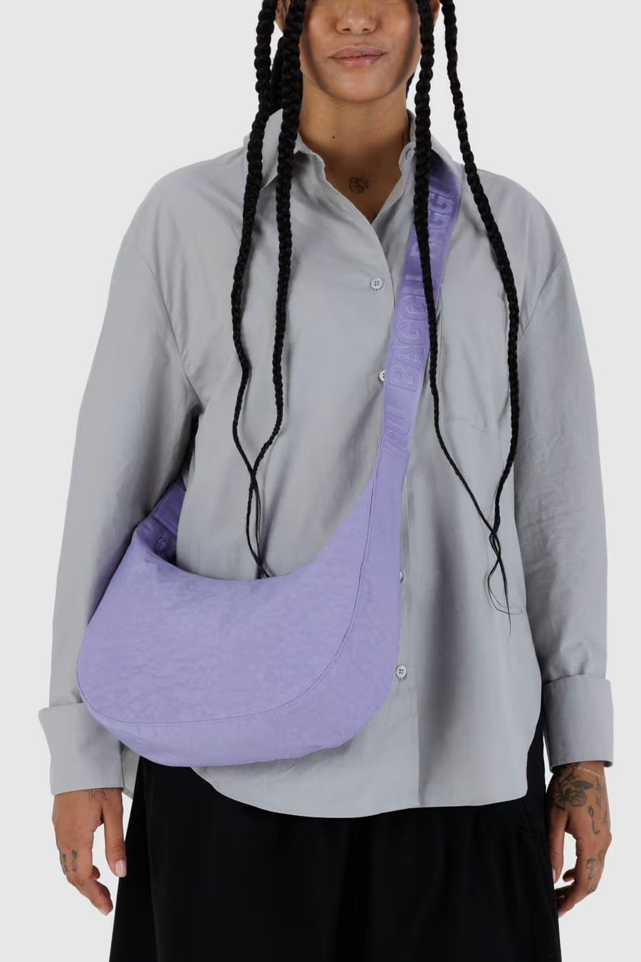 BAGGU Medium Nylon Crescent Bag / Wisteria