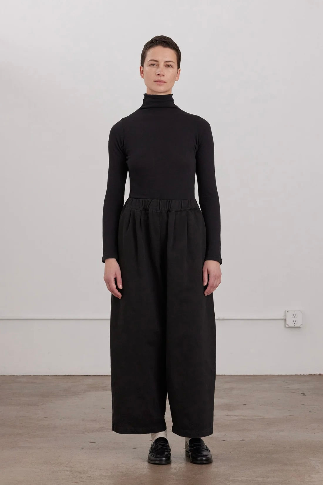 Black Crane / Wide Pants / Black