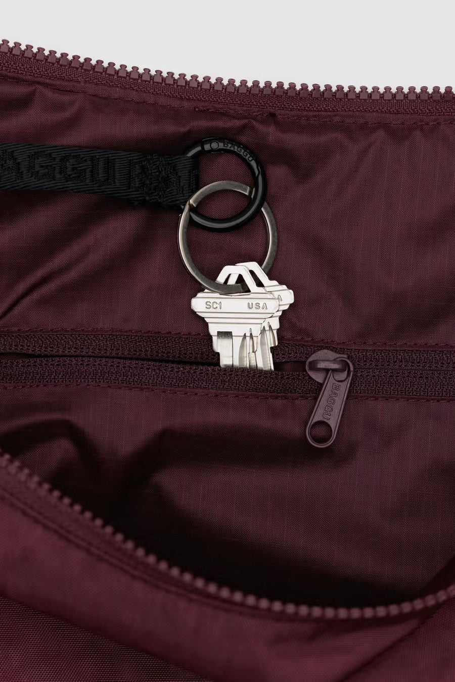 BAGGU Large Nylon Crescent Bag / Mahogany