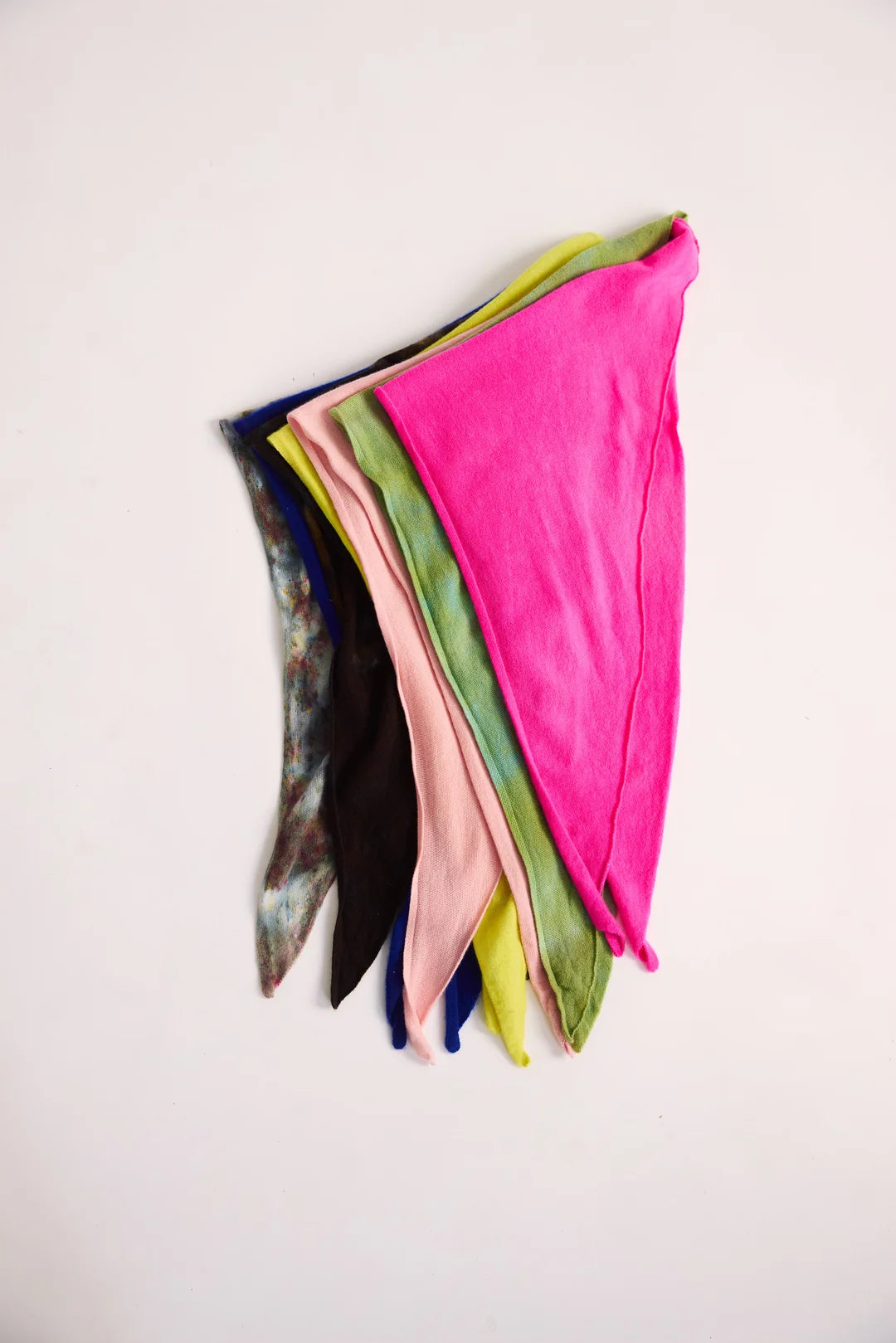 Riverside Cashmere Bandana / Electric Pink
