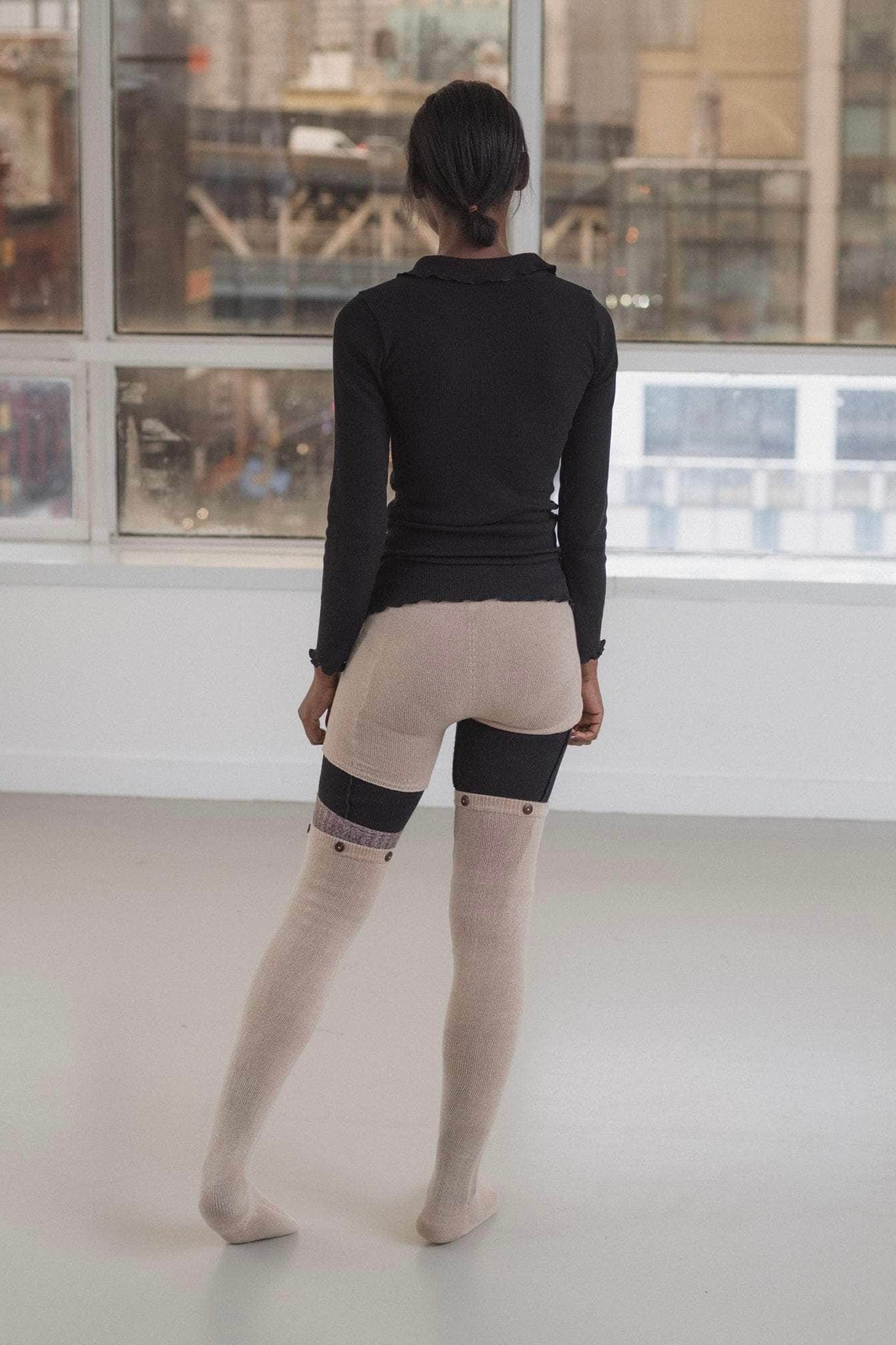 Baserange Button Tights / Lata Beige