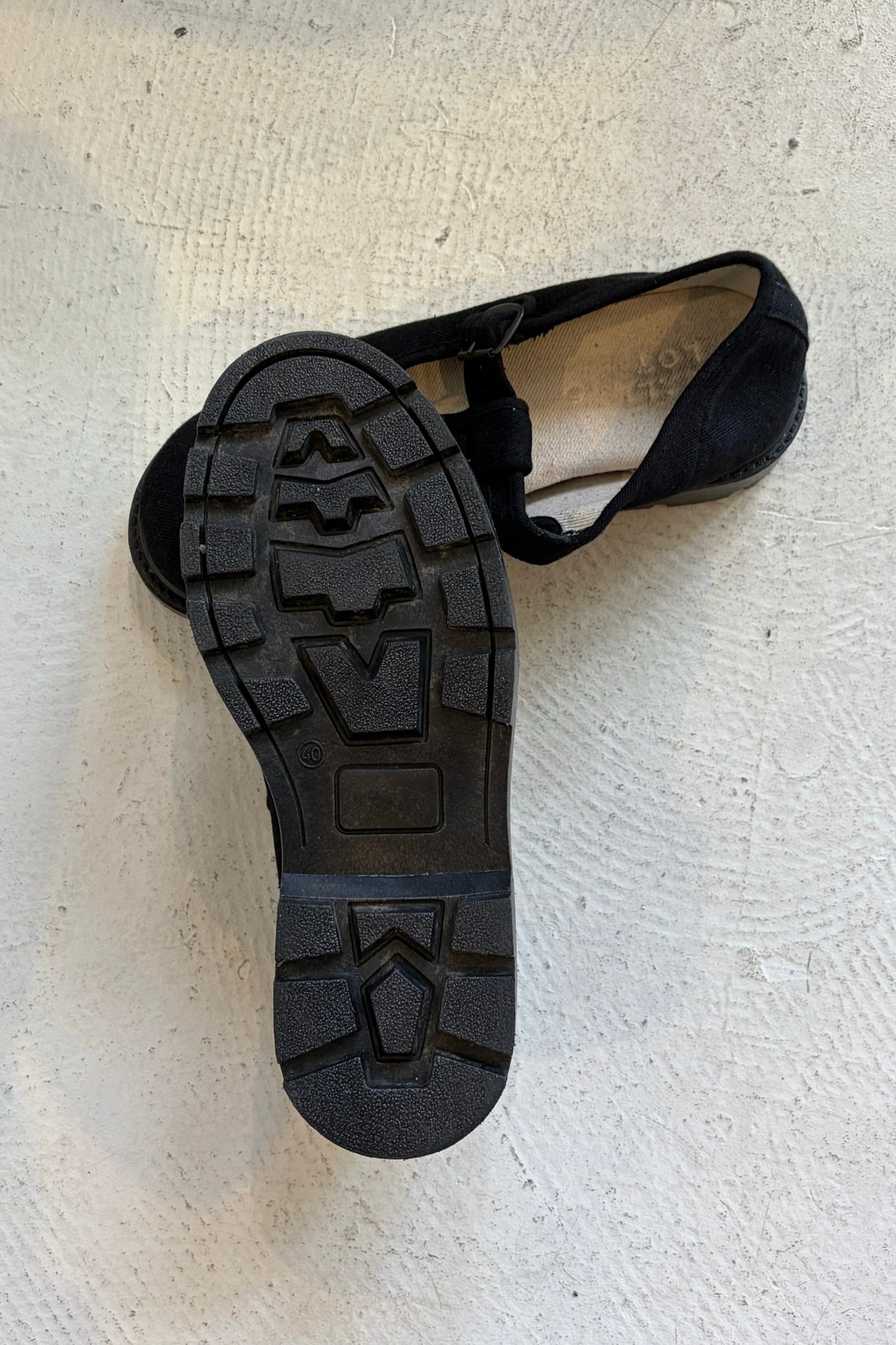 Pre-Loved / Small Lot T- Strap Lug Sole Mary Janes / Black / Size 10