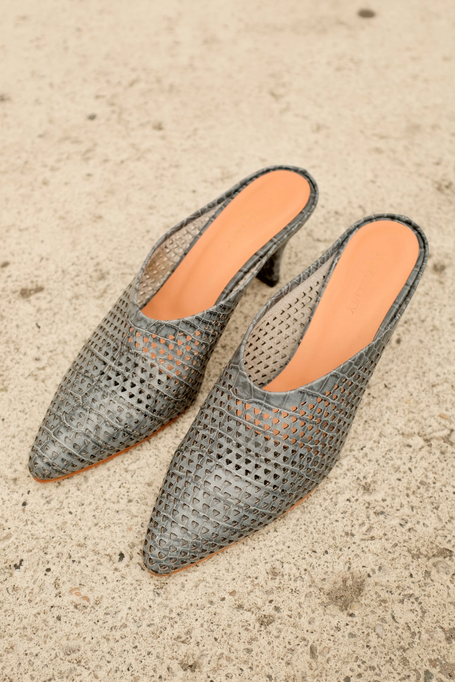 Alder Mule / Chambray Mini Punch