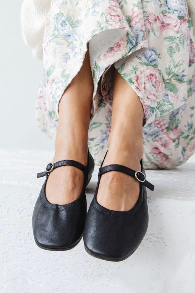 Either/Or Mary Jane Flat / Black