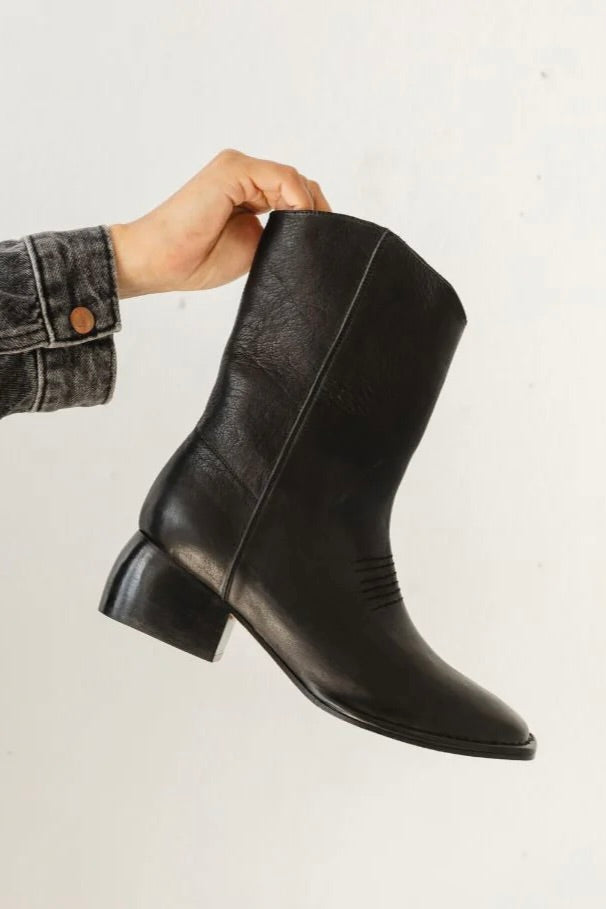 Either/Or West Boot / Black Leather