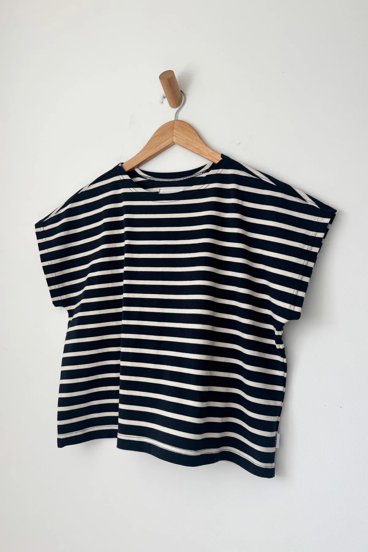 Le Bon Shoppe Manon Tee / White Stripe on Navy