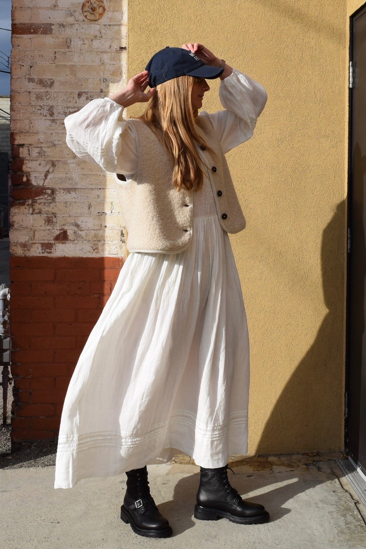 L'Envers Luce Vest / Light Beige Curly Alpaca