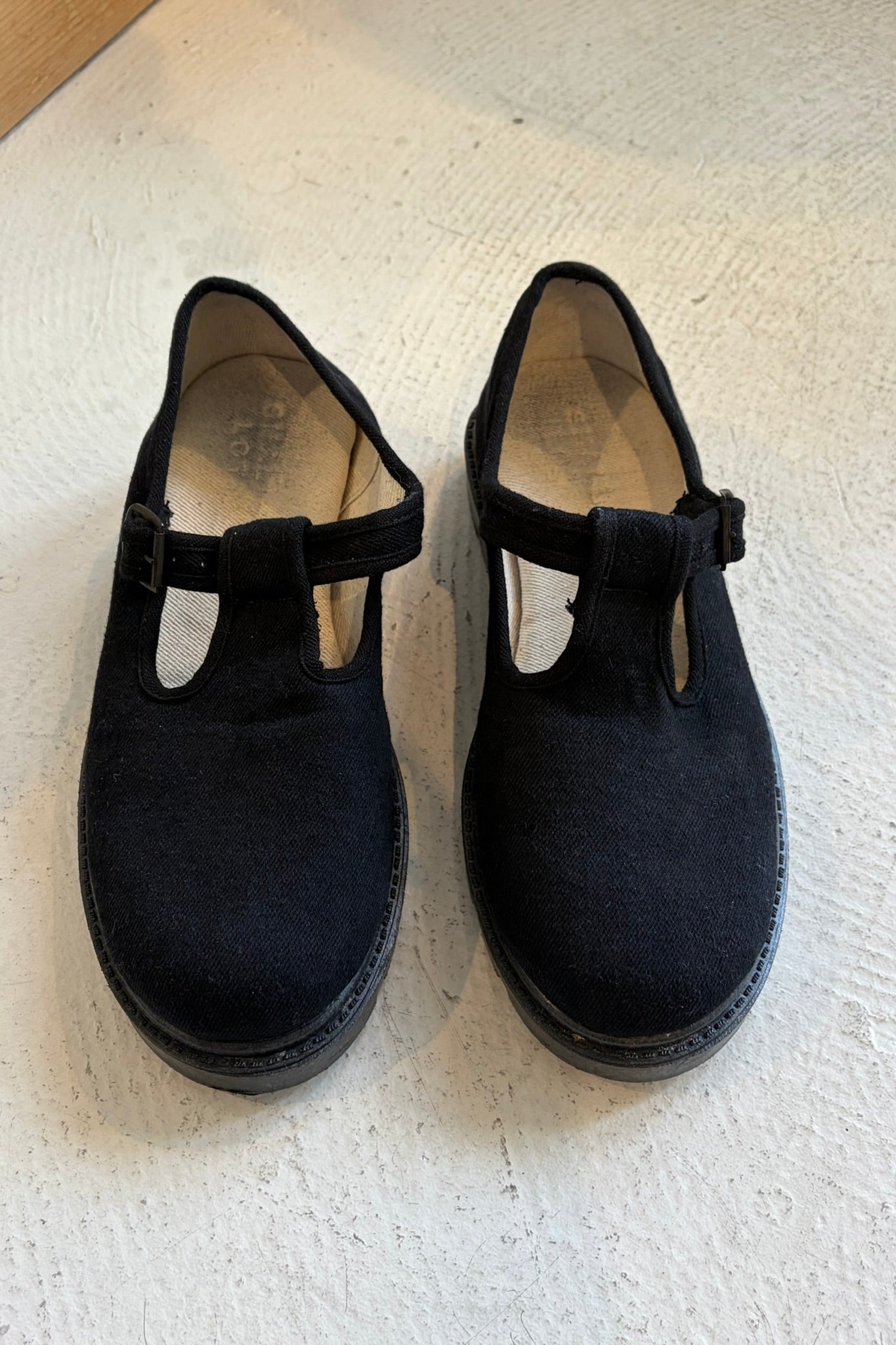 Pre-Loved / Small Lot T- Strap Lug Sole Mary Janes / Black / Size 10
