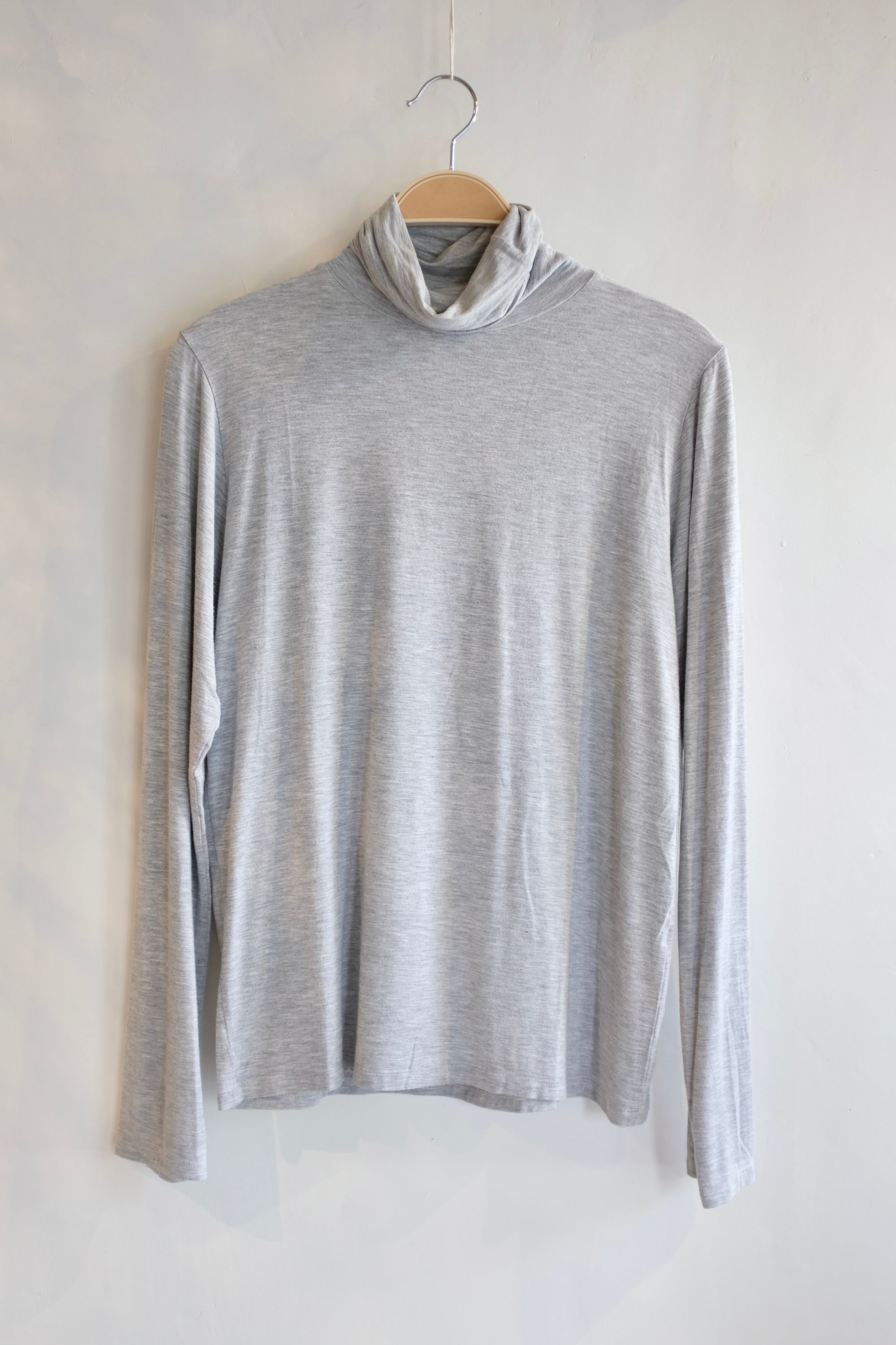 Pre-loved / Baserange Grey Turtleneck / Size XL