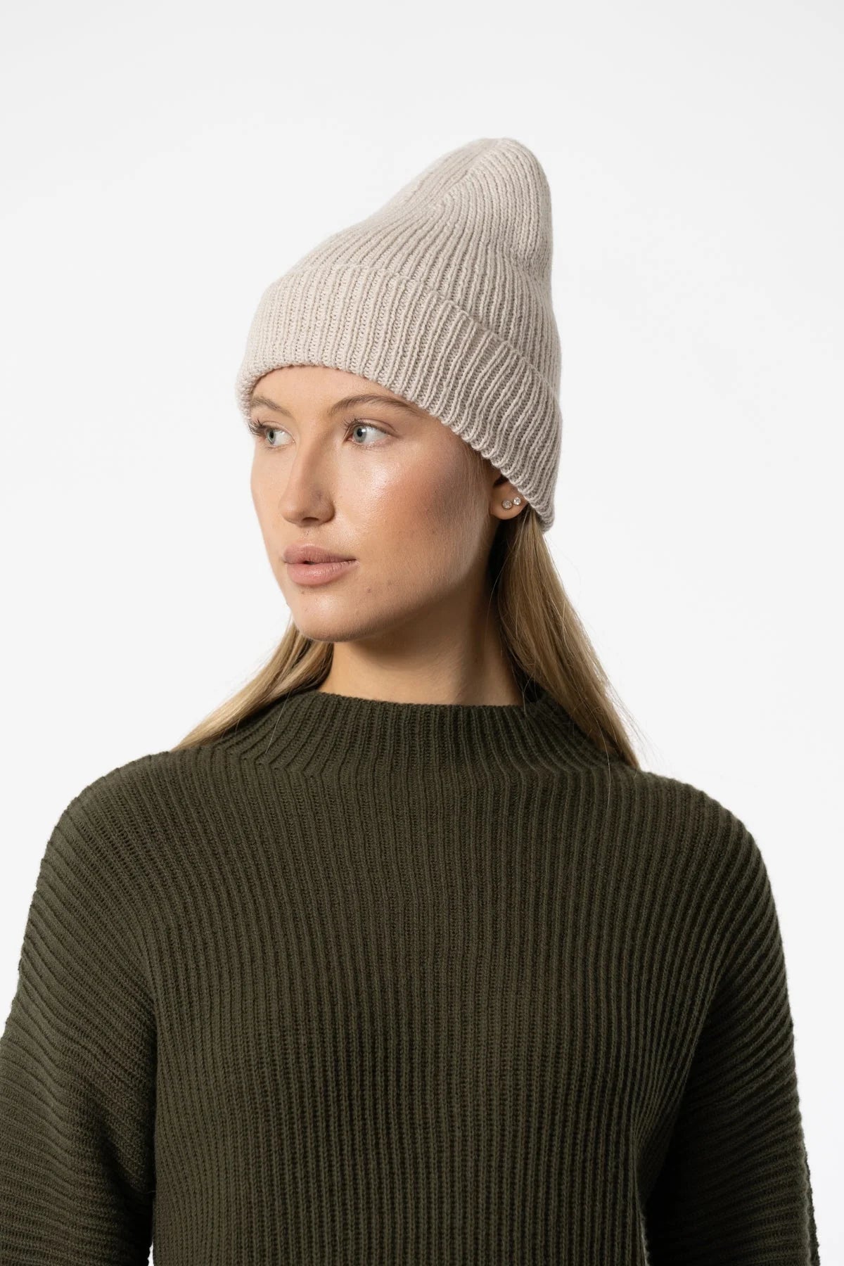Dinadi Merino Handknit Rib Hat / Almond White