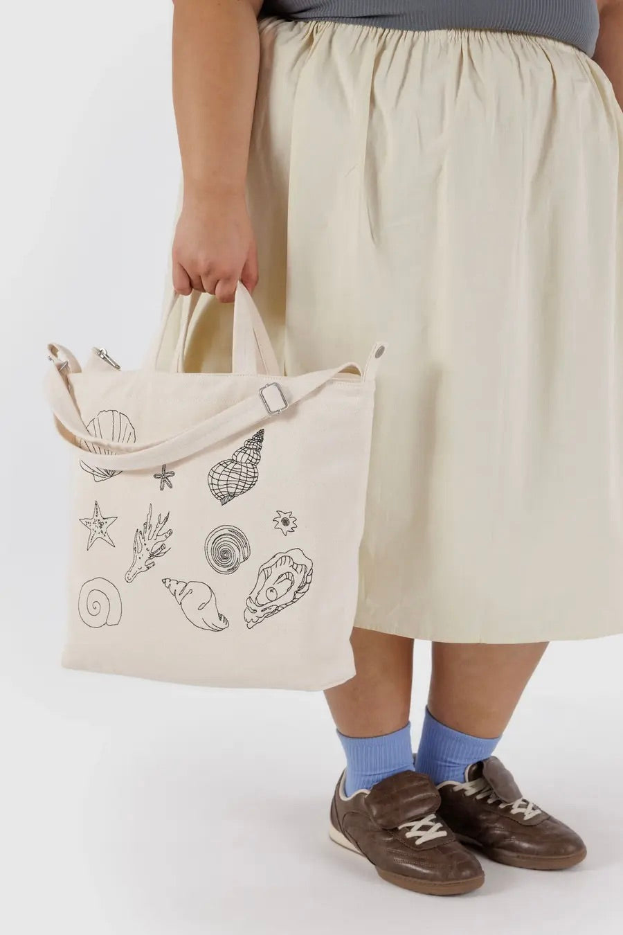 Baggu Horizontal Zip Duck Bag / Embroidered Shells
